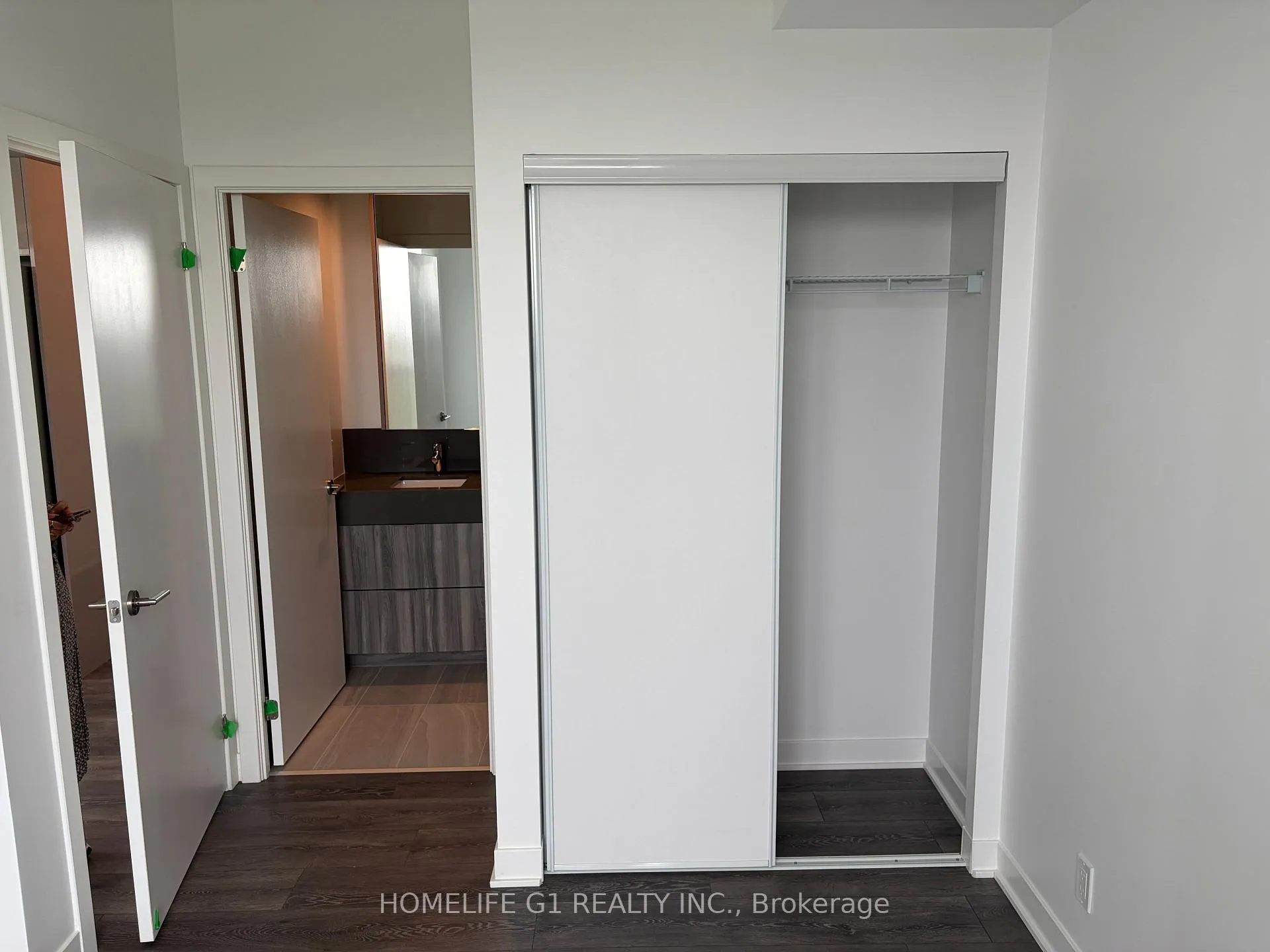 Photo 14 of Unit 1718, 6 Flavelle Trail, Vaughan, Steeles West Industrial — HOMEH