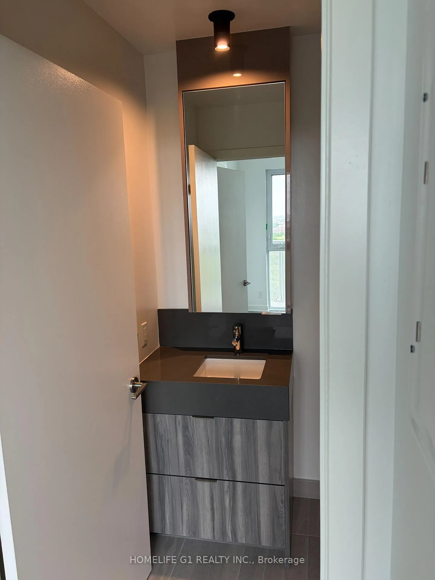 Photo 15 of Unit 1718, 6 Flavelle Trail, Vaughan, Steeles West Industrial — HOMEH