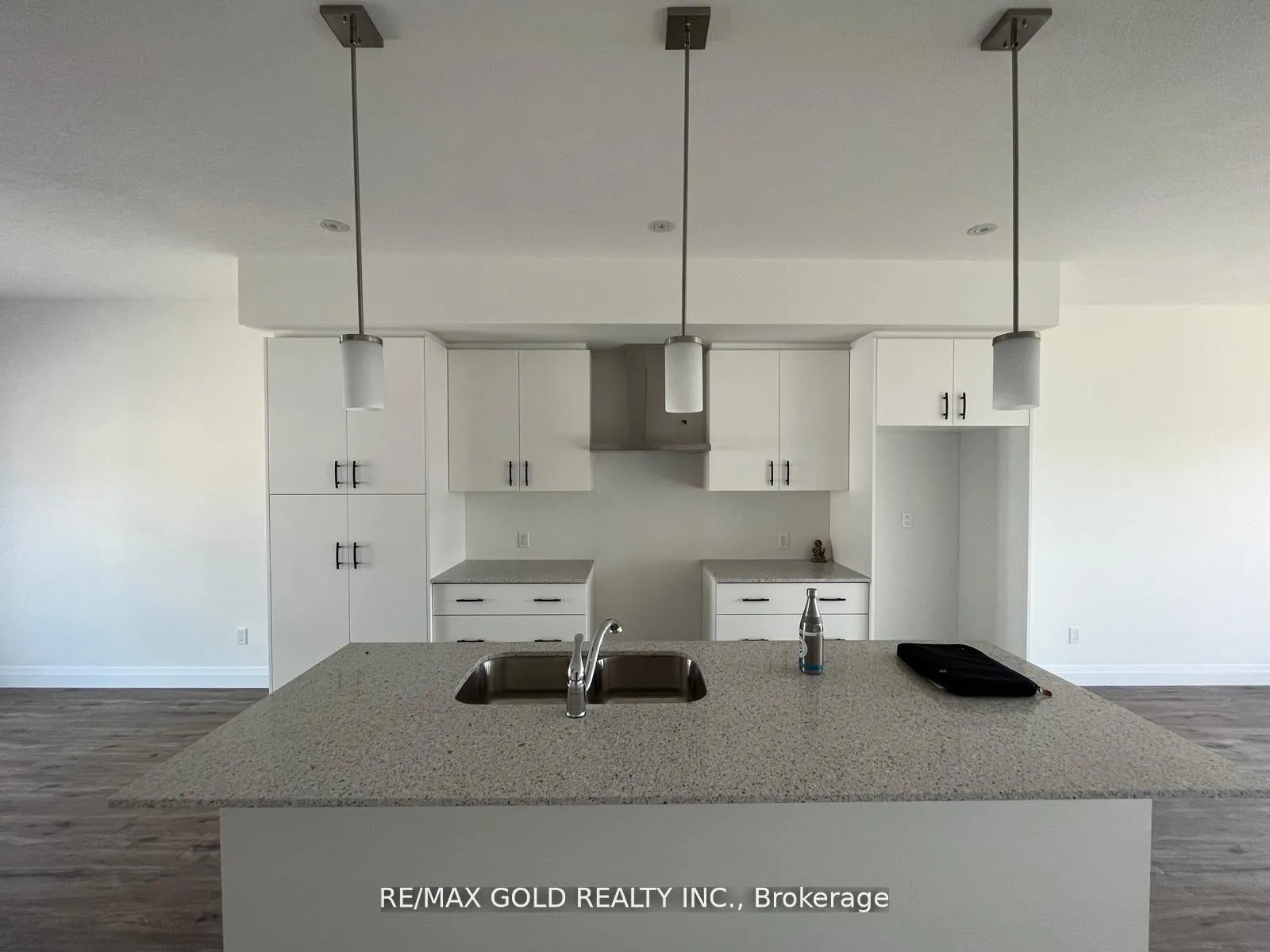 Photo 3 of 28 Lily Lane, Guelph, Clairfields/Hanlon Business Park — HOMEH