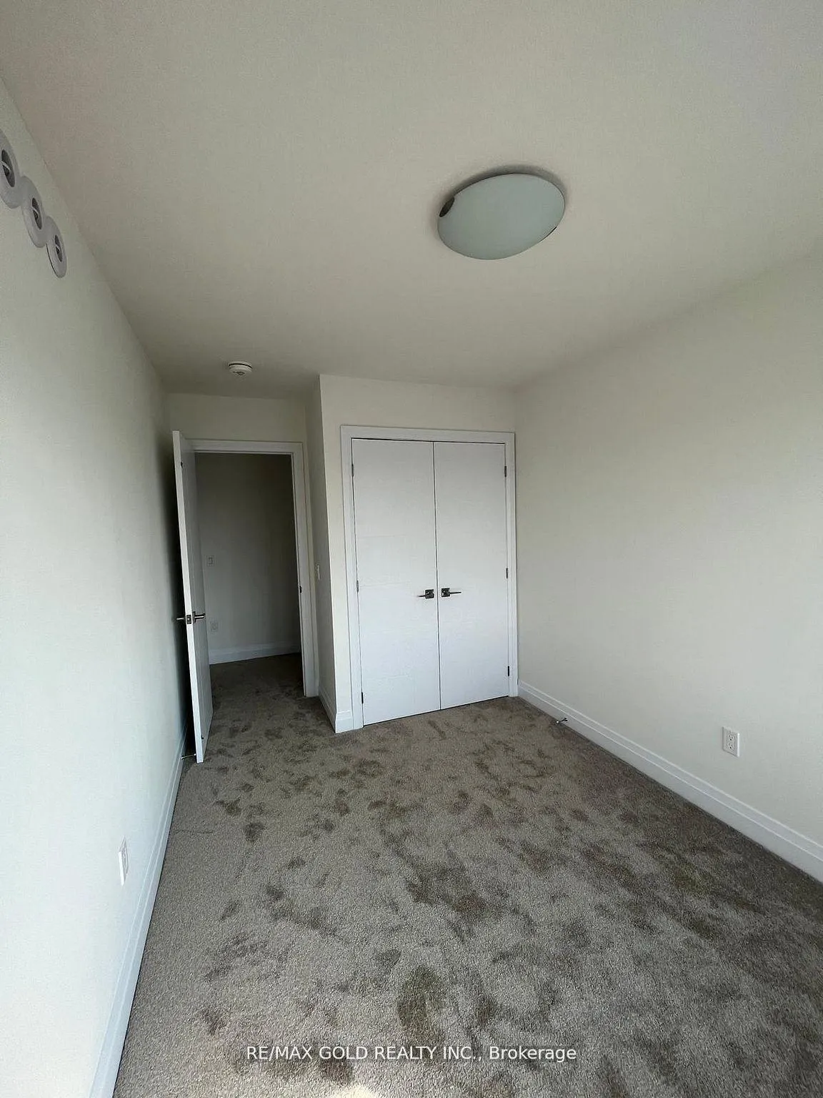 Photo 14 of 28 Lily Lane, Guelph, Clairfields/Hanlon Business Park — HOMEH