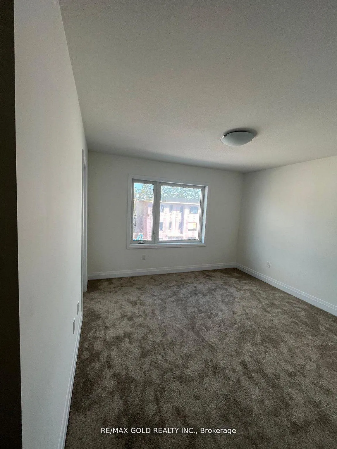 Photo 17 of 28 Lily Lane, Guelph, Clairfields/Hanlon Business Park — HOMEH