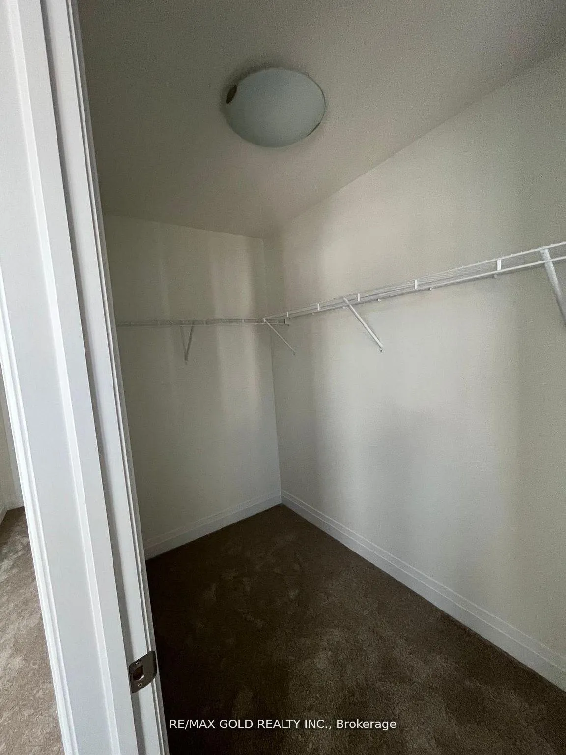 Photo 19 of 28 Lily Lane, Guelph, Clairfields/Hanlon Business Park — HOMEH