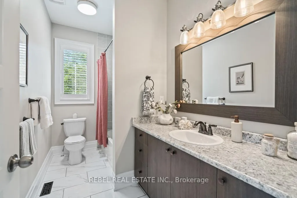 Photo 4 of 62 Willoughby Place, Clarington, Bowmanville — HOMEH