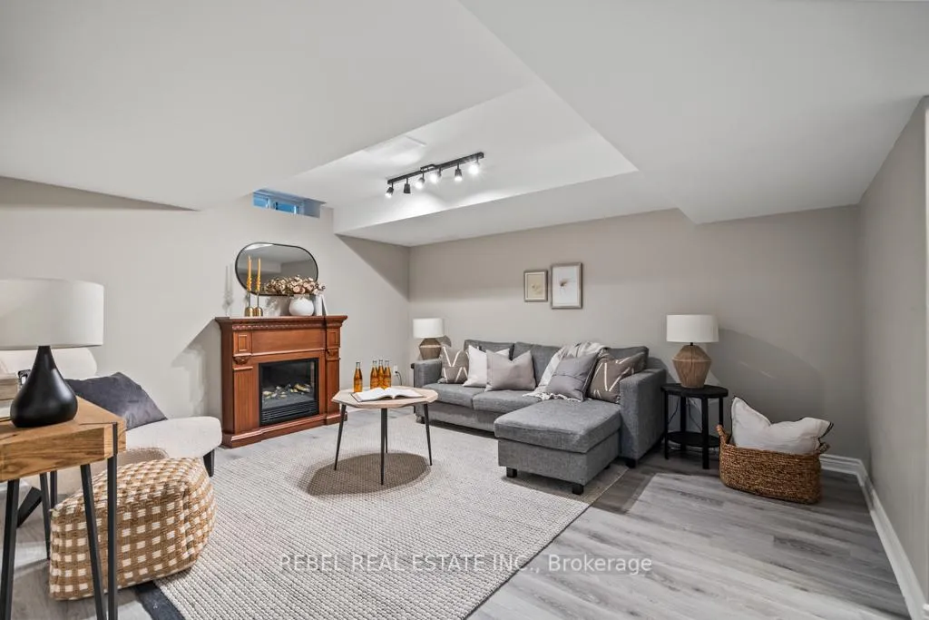 Photo 23 of 62 Willoughby Place, Clarington, Bowmanville — HOMEH