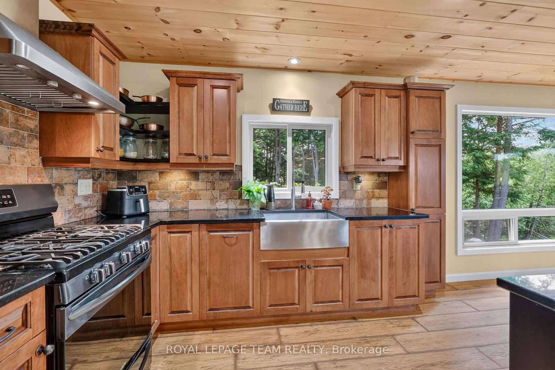 Photo 8 of 102 A Mcvicar Lane, McNab/Braeside, Mcnab/Braeside Twps — HOMEH