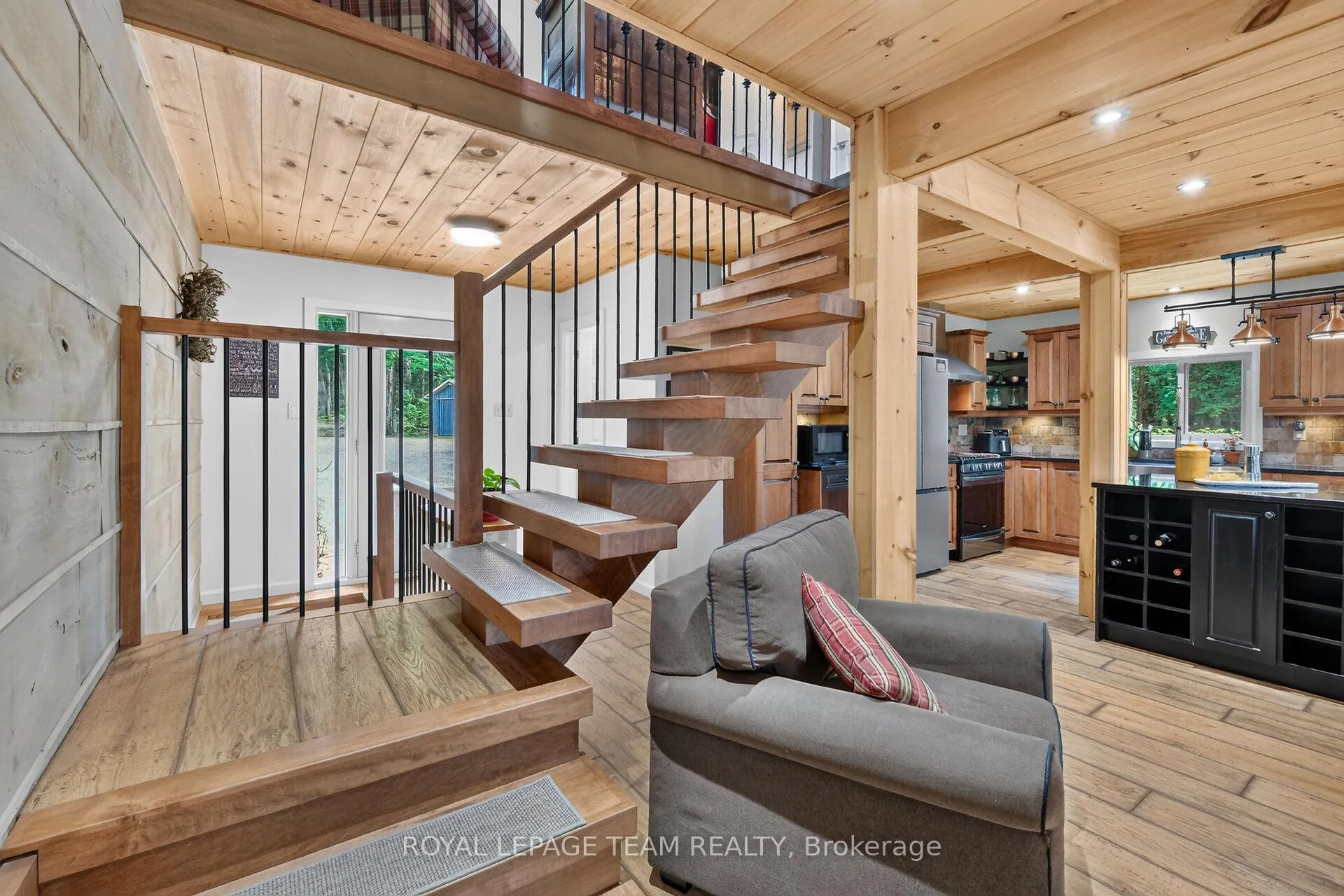 Photo 16 of 102 A Mcvicar Lane, McNab/Braeside, Mcnab/Braeside Twps — HOMEH