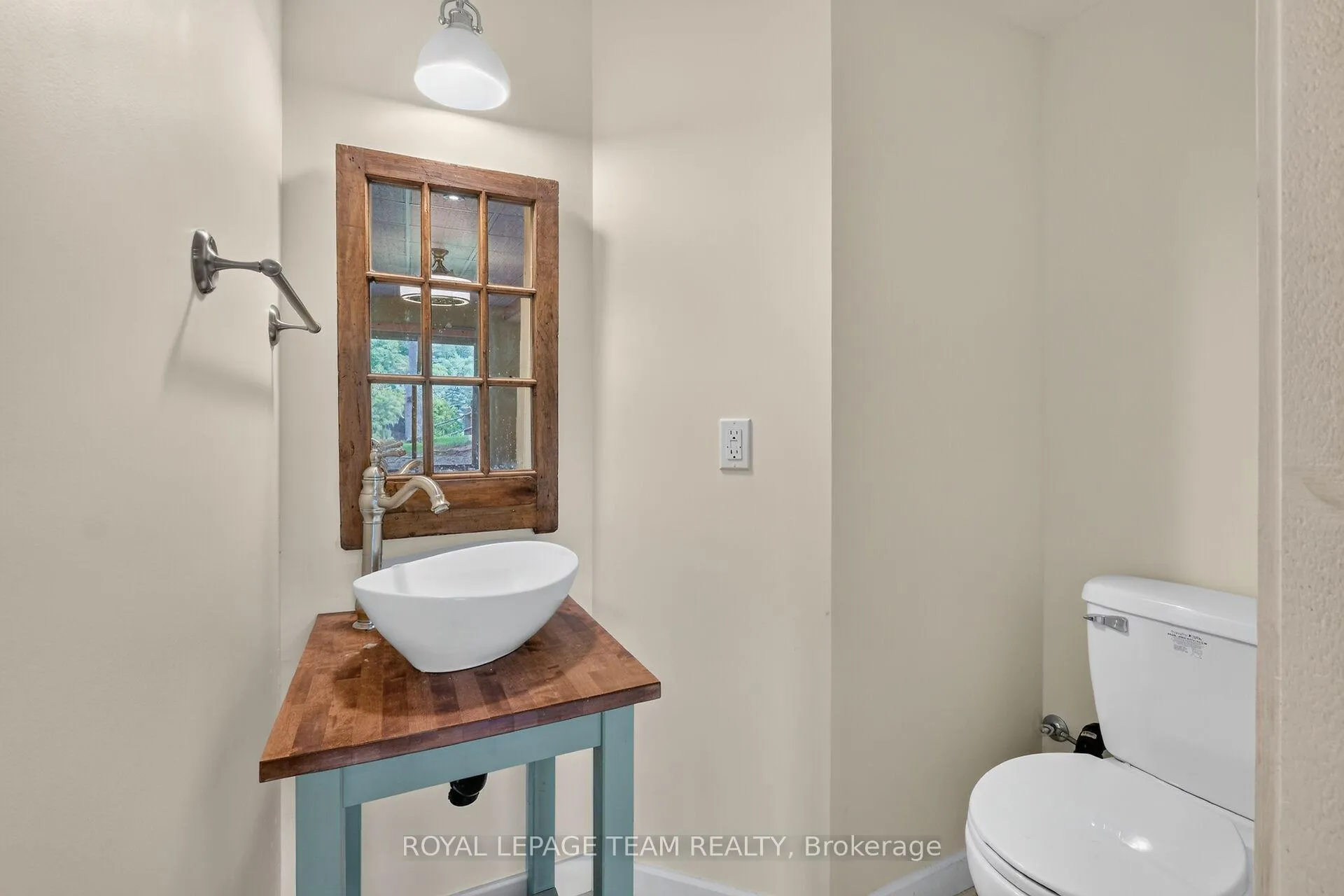 Photo 31 of 102 A Mcvicar Lane, McNab/Braeside, Mcnab/Braeside Twps — HOMEH