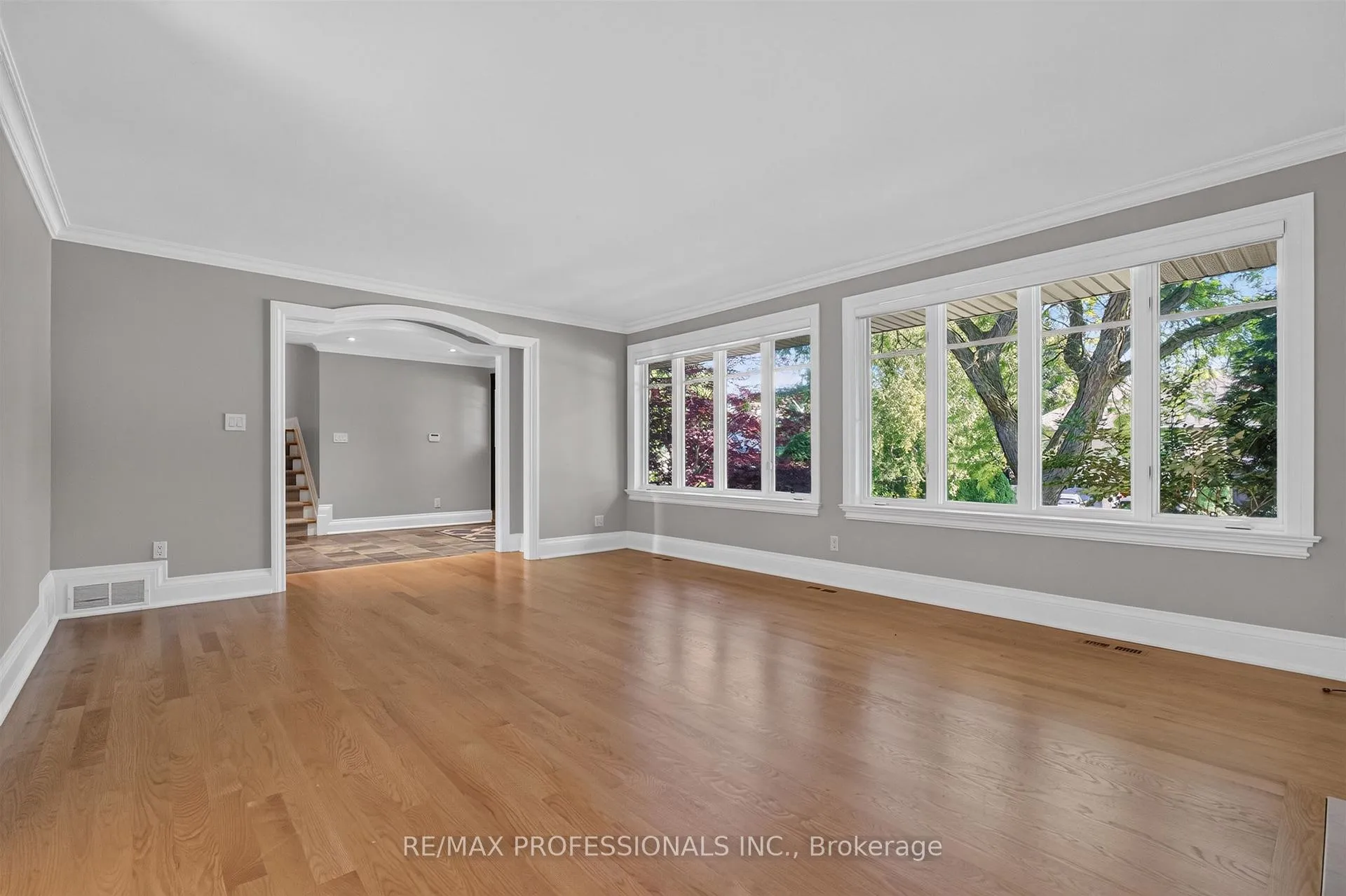 Photo 11 of 28 Aylesbury Road, Etobicoke, Princess-Rosethorn — HOMEH