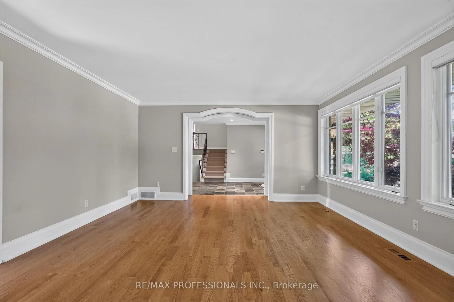 Photo 12 of 28 Aylesbury Road, Etobicoke, Princess-Rosethorn — HOMEH