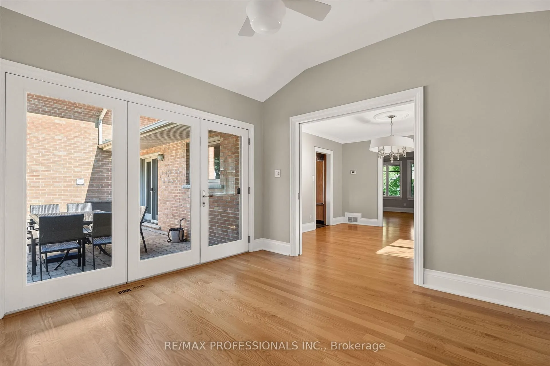 Photo 17 of 28 Aylesbury Road, Etobicoke, Princess-Rosethorn — HOMEH
