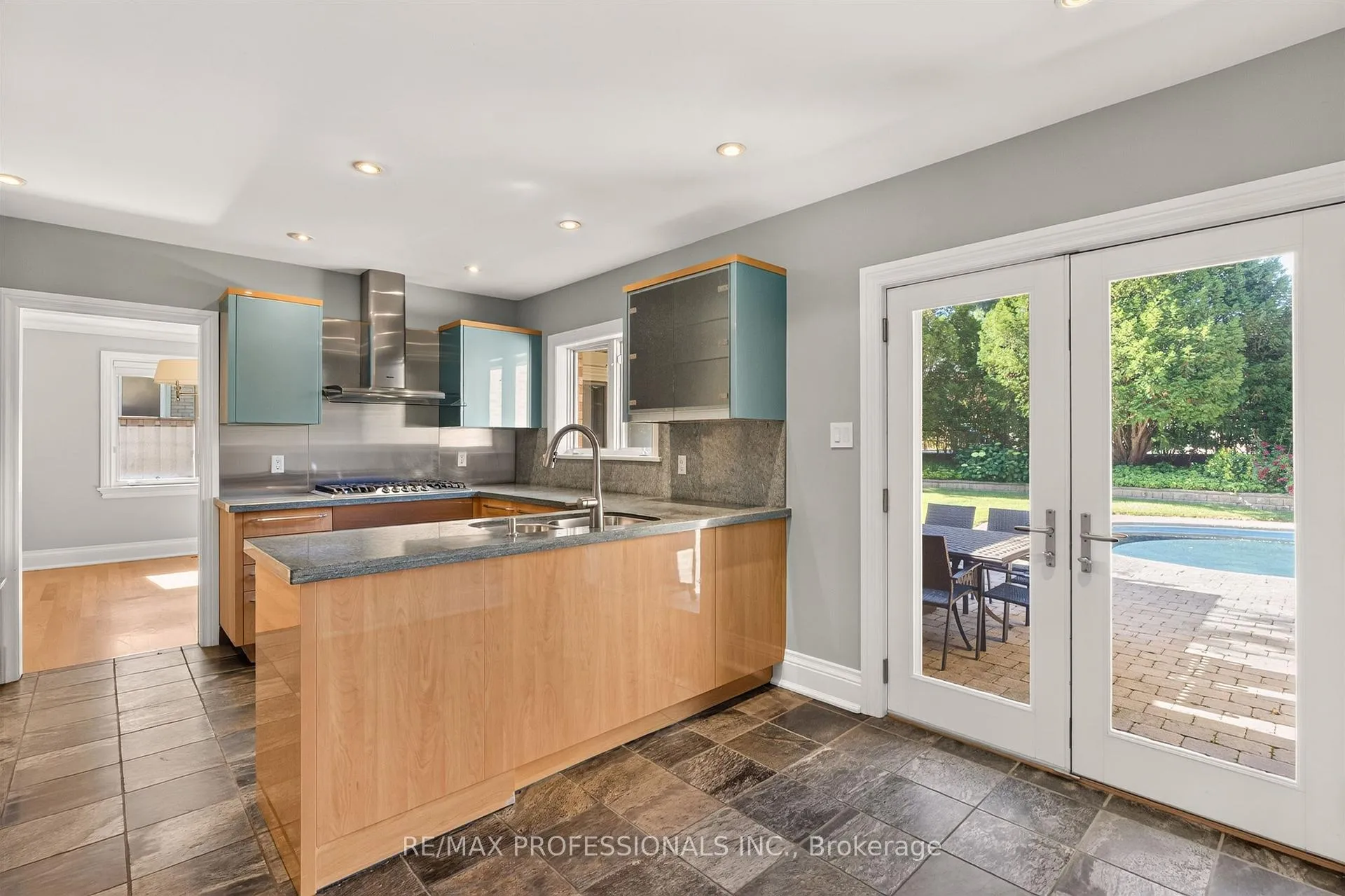 Photo 18 of 28 Aylesbury Road, Etobicoke, Princess-Rosethorn — HOMEH