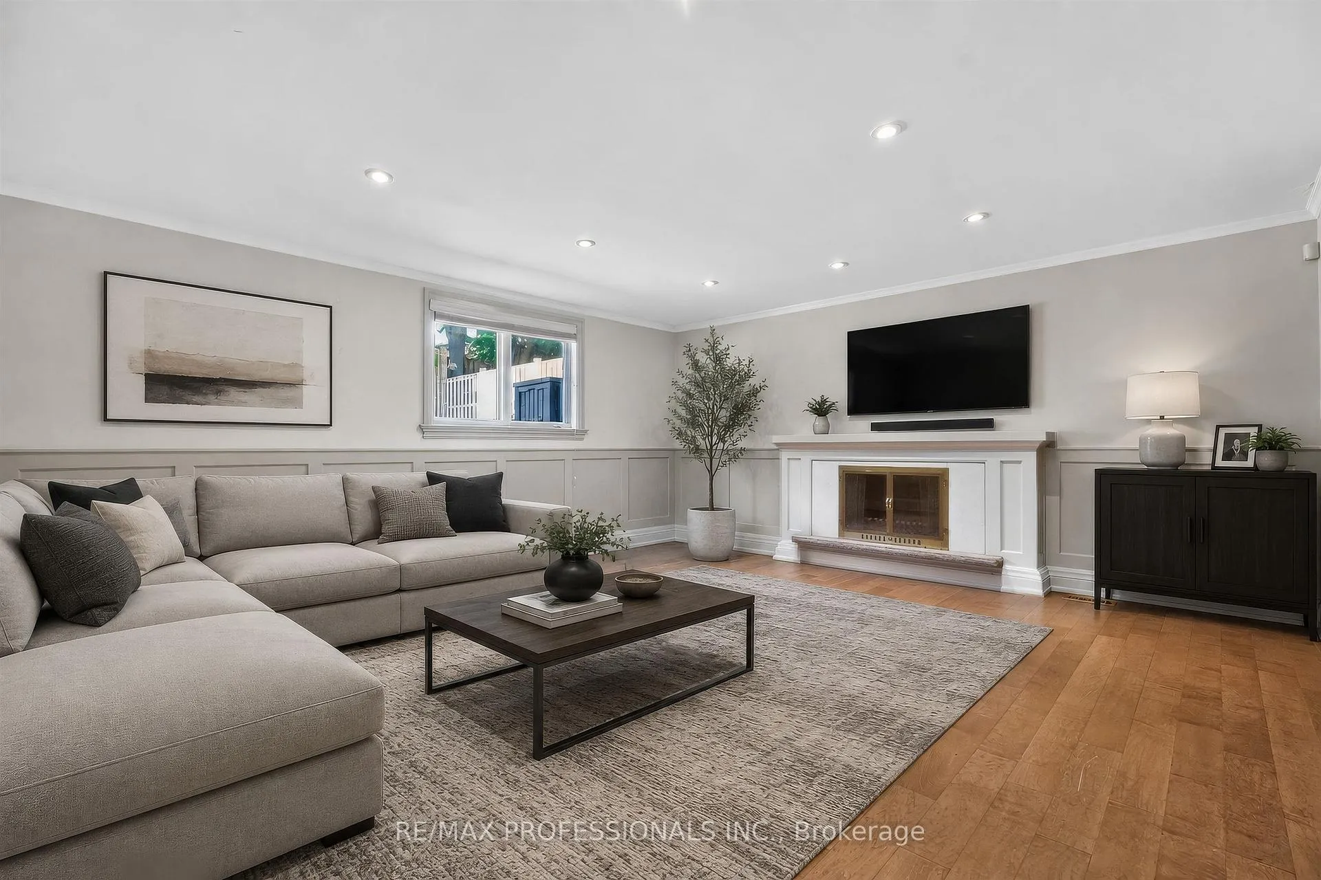 Photo 21 of 28 Aylesbury Road, Etobicoke, Princess-Rosethorn — HOMEH