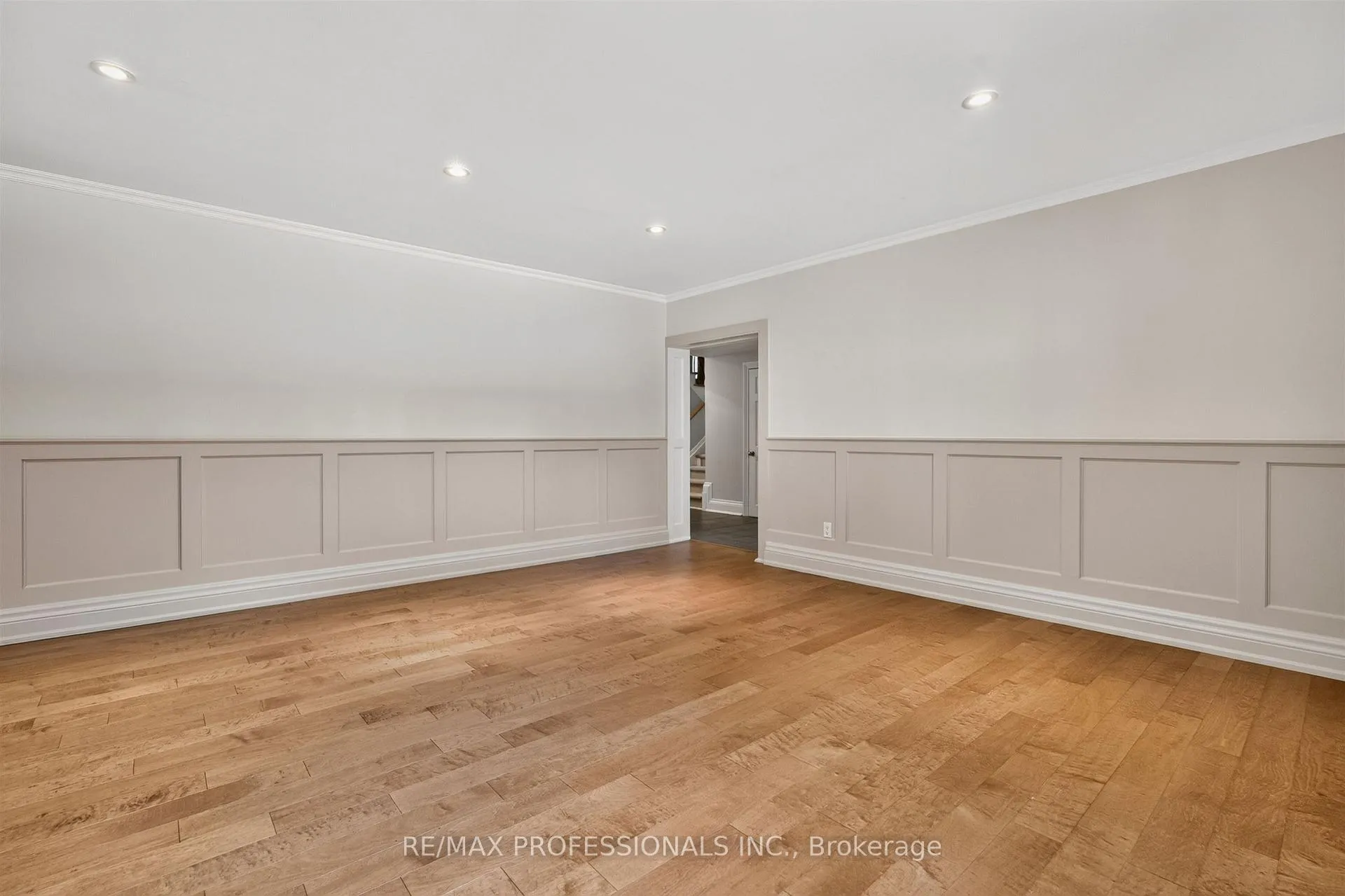 Photo 23 of 28 Aylesbury Road, Etobicoke, Princess-Rosethorn — HOMEH