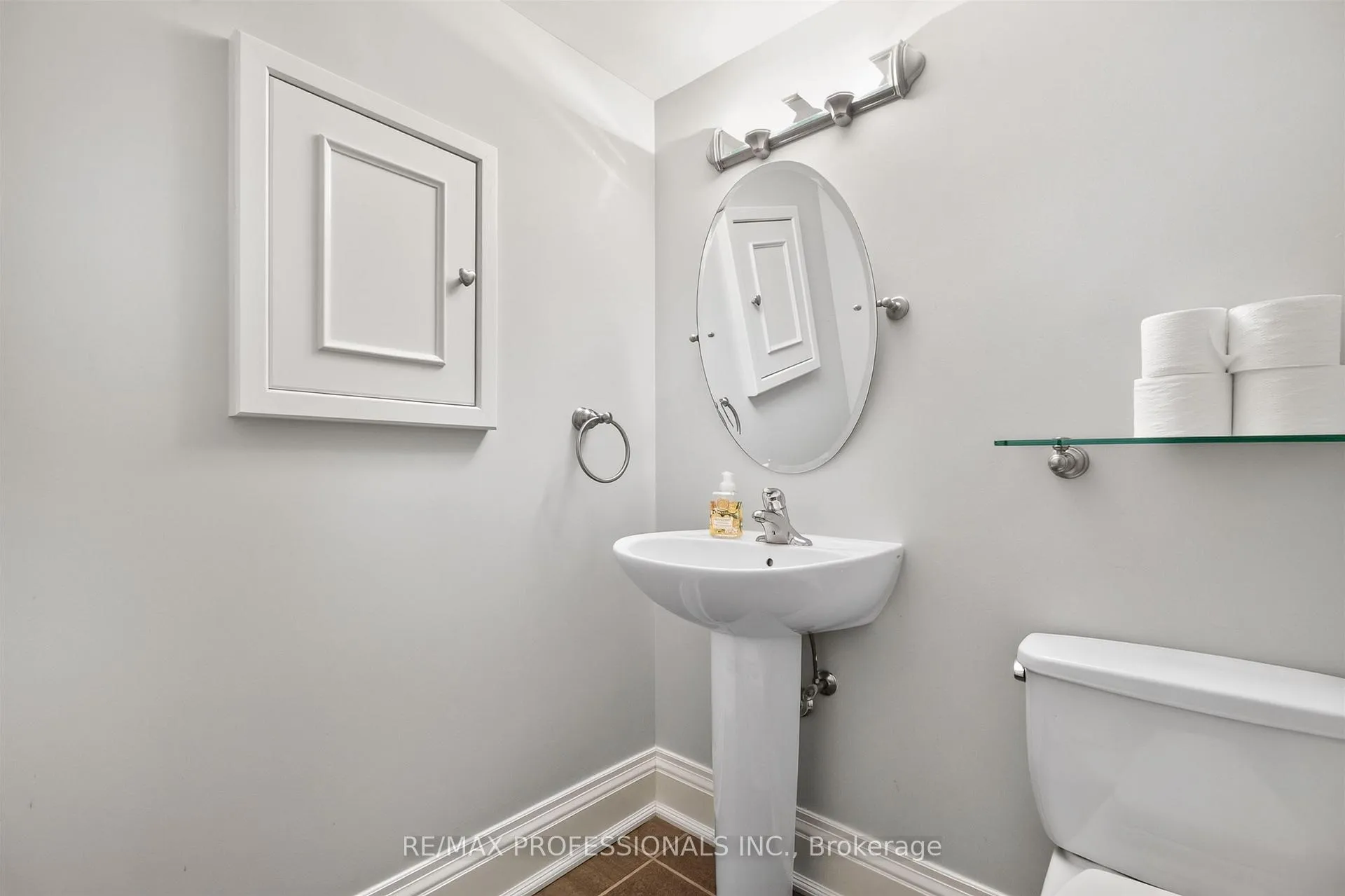Photo 26 of 28 Aylesbury Road, Etobicoke, Princess-Rosethorn — HOMEH