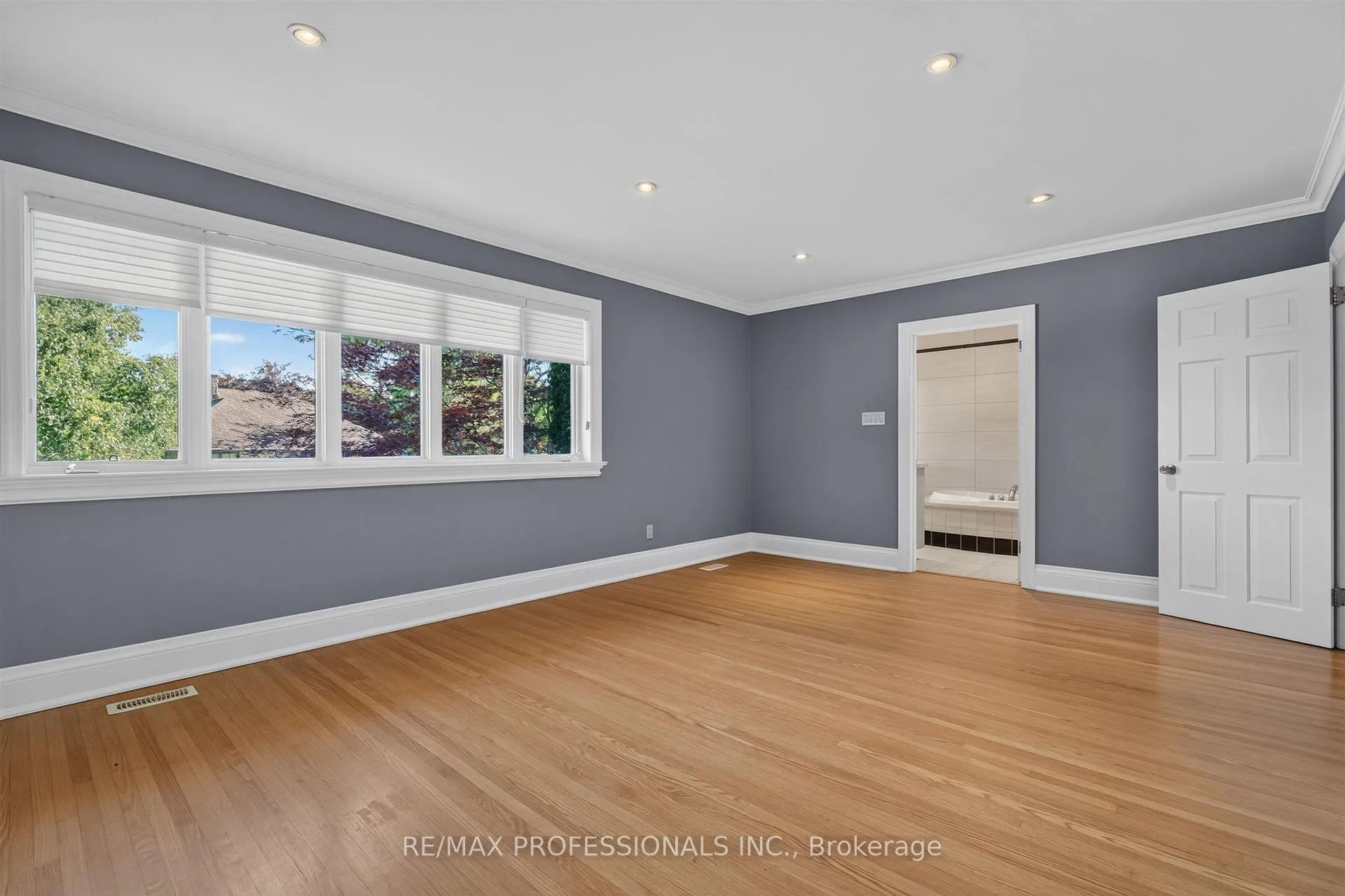 Photo 28 of 28 Aylesbury Road, Etobicoke, Princess-Rosethorn — HOMEH