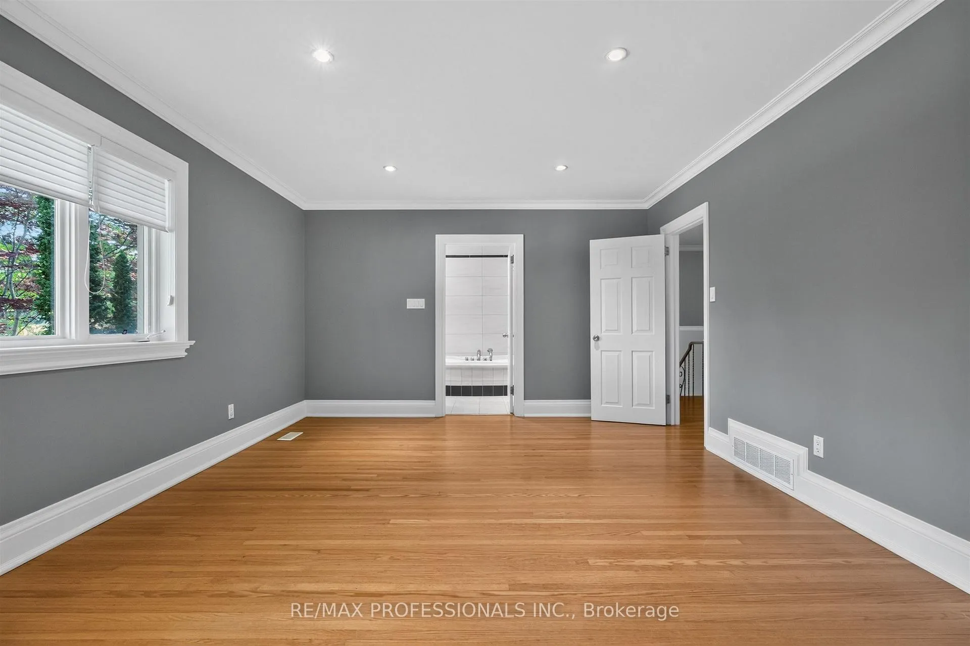 Photo 29 of 28 Aylesbury Road, Etobicoke, Princess-Rosethorn — HOMEH