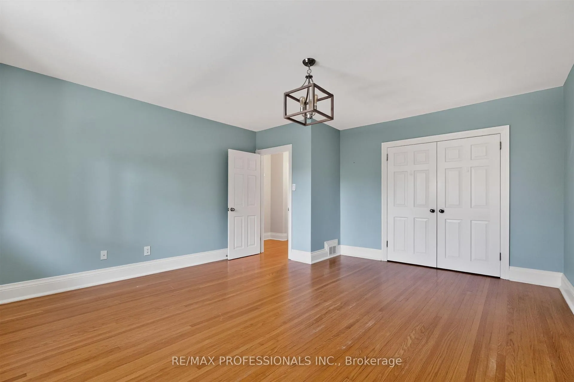 Photo 35 of 28 Aylesbury Road, Etobicoke, Princess-Rosethorn — HOMEH