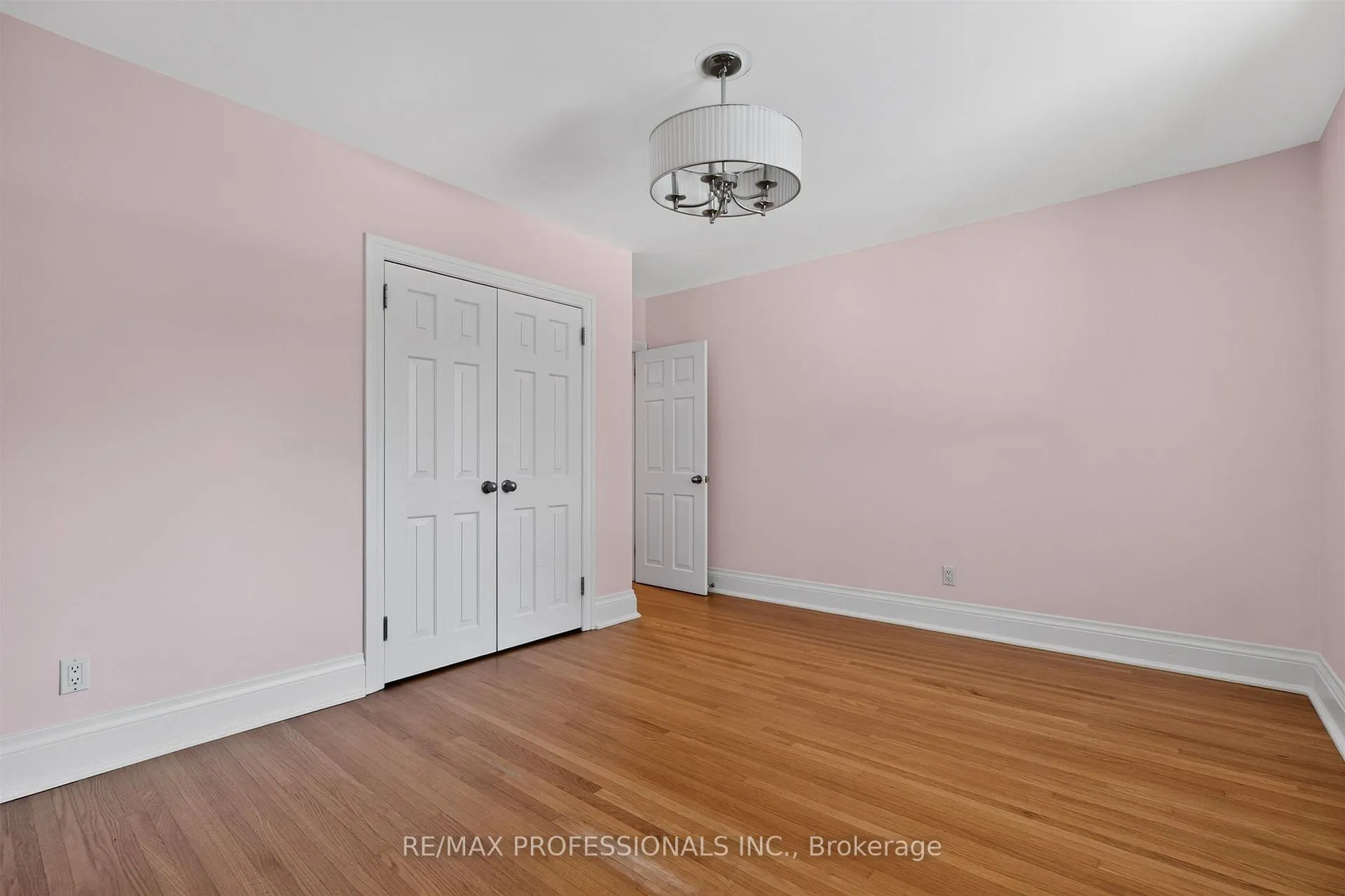 Photo 39 of 28 Aylesbury Road, Etobicoke, Princess-Rosethorn — HOMEH