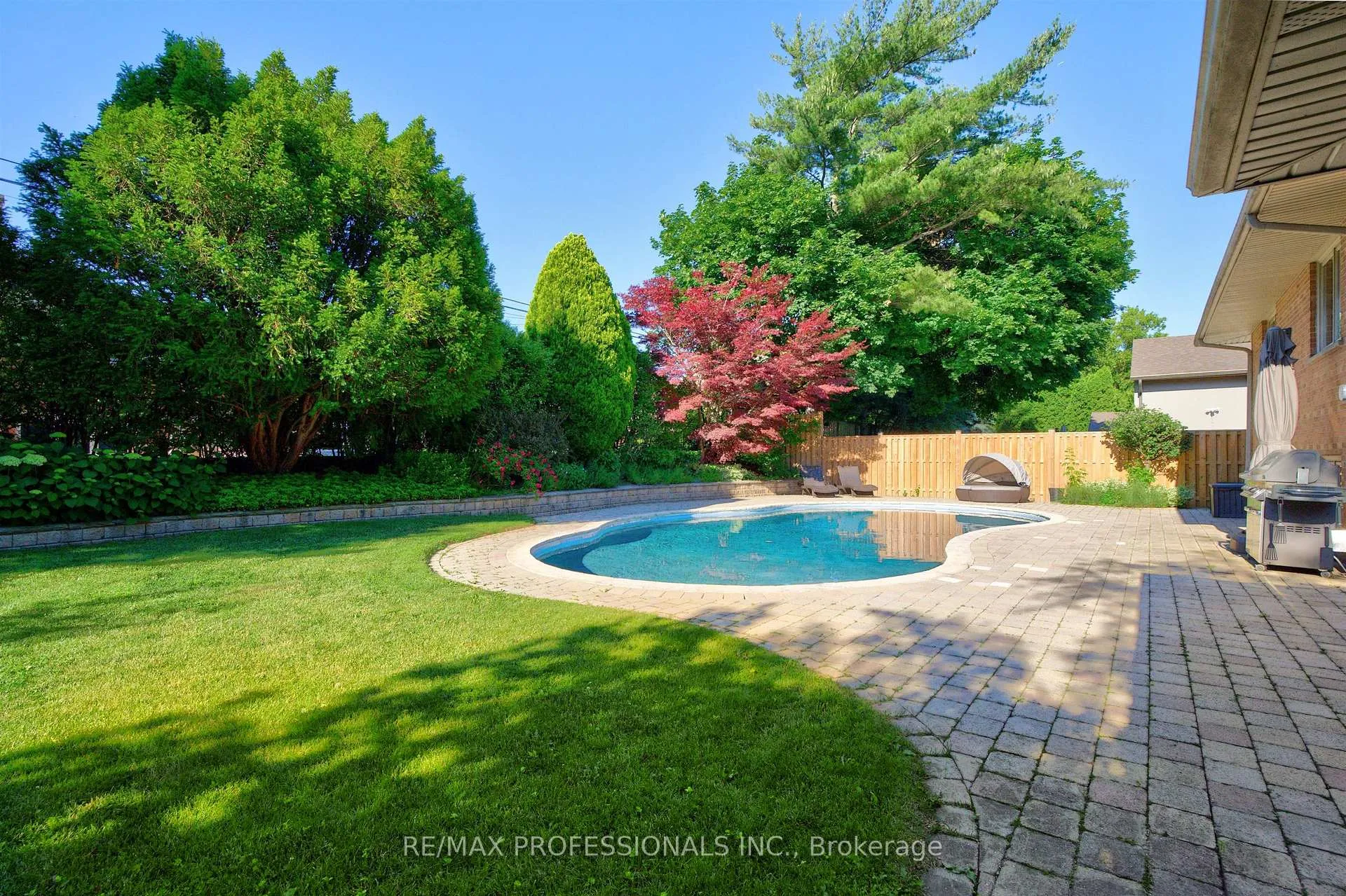 Photo 44 of 28 Aylesbury Road, Etobicoke, Princess-Rosethorn — HOMEH