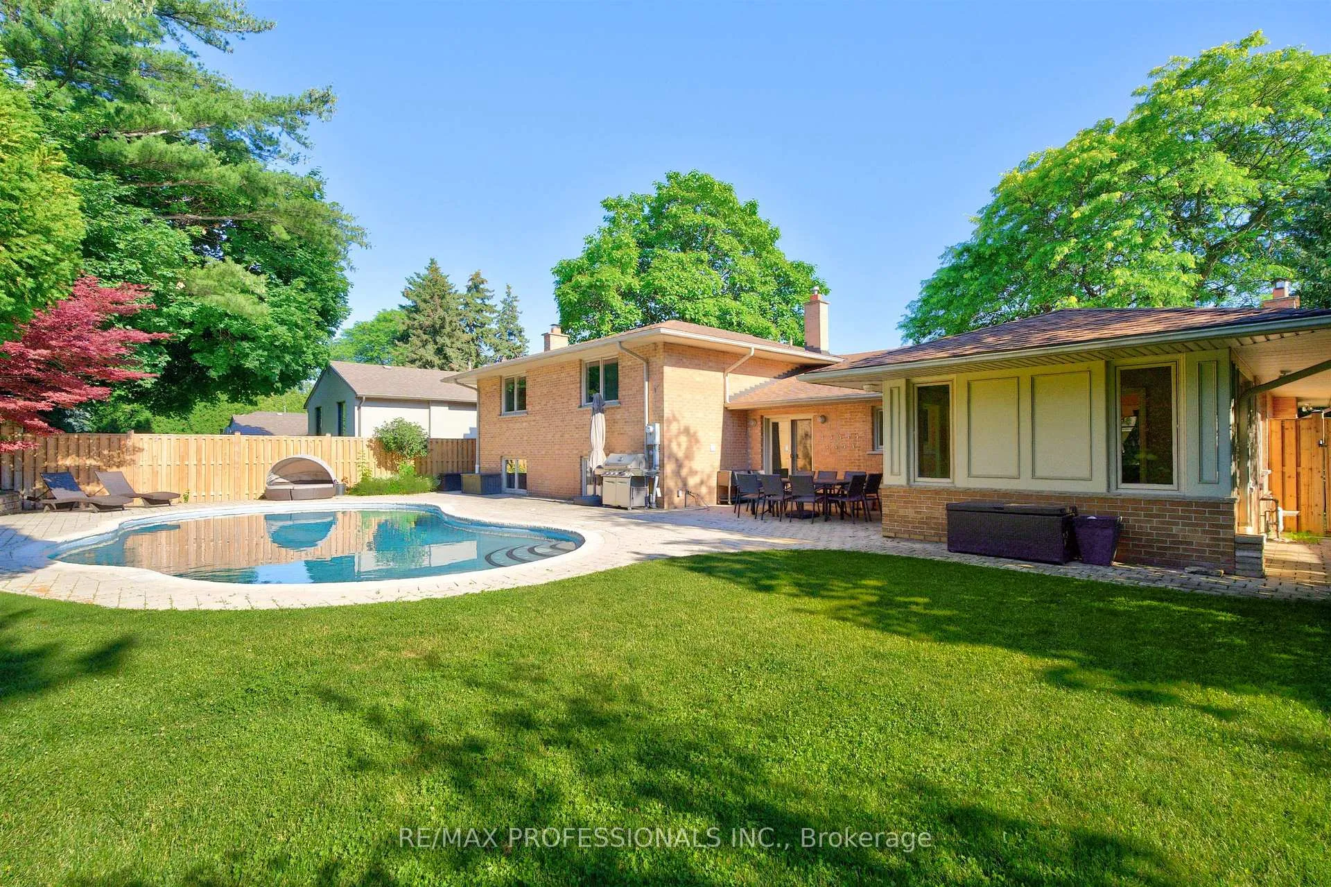Photo 45 of 28 Aylesbury Road, Etobicoke, Princess-Rosethorn — HOMEH