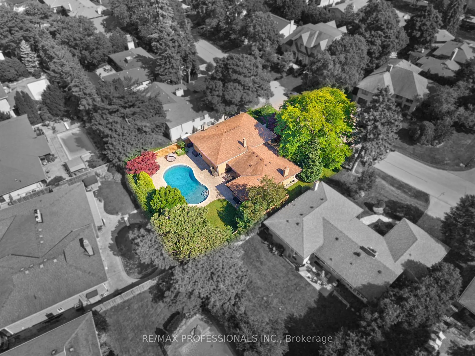 Photo 48 of 28 Aylesbury Road, Etobicoke, Princess-Rosethorn — HOMEH