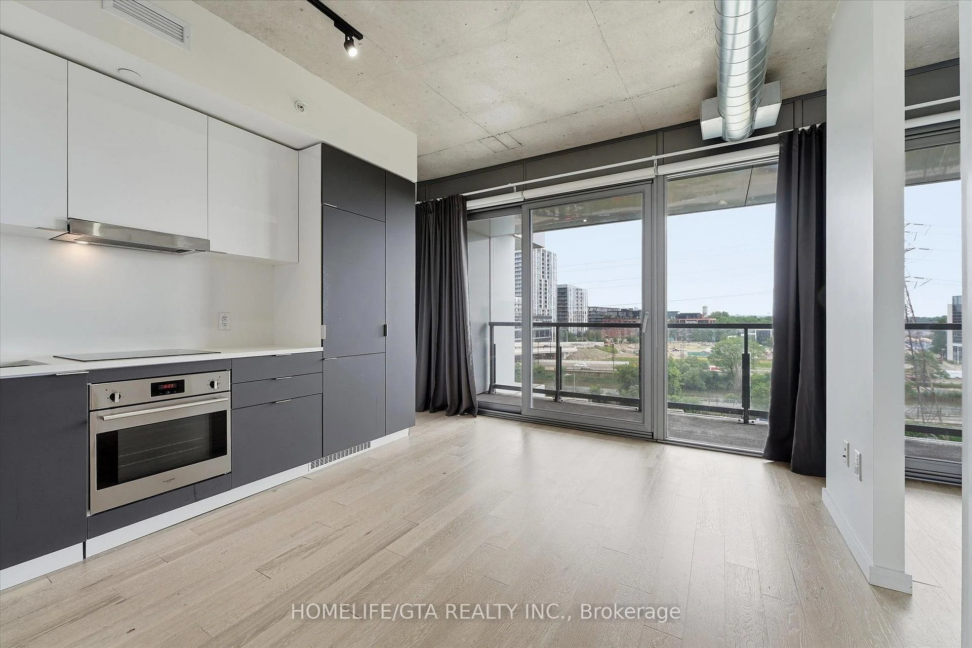 Photo 5 of Unit 612, 170 Bayview Avenue, Toronto, Waterfront Communities — HOMEH