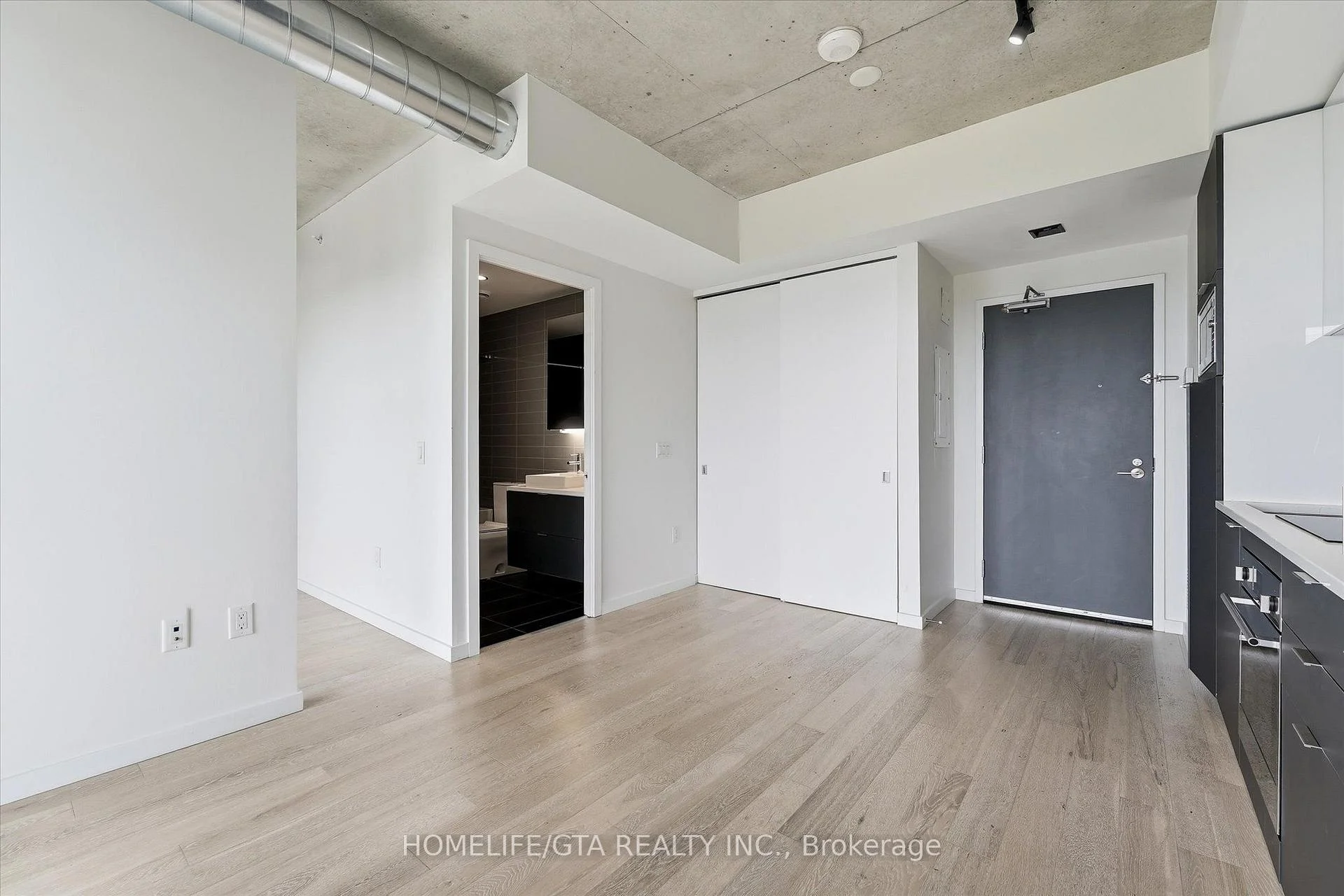 Photo 9 of Unit 612, 170 Bayview Avenue, Toronto, Waterfront Communities — HOMEH
