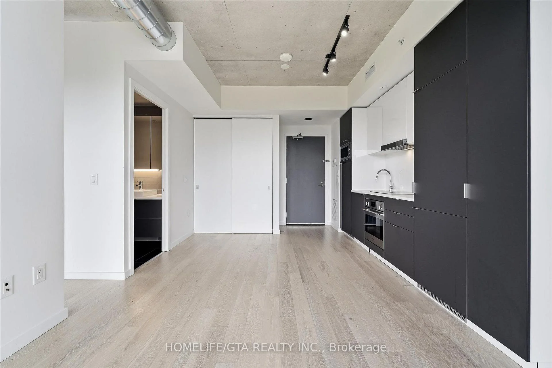 Photo 10 of Unit 612, 170 Bayview Avenue, Toronto, Waterfront Communities — HOMEH
