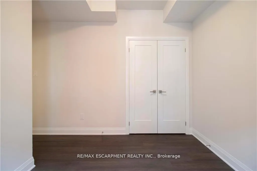Photo 13 of Unit 44, 2 Willow Street, Brant, Paris — HOMEH