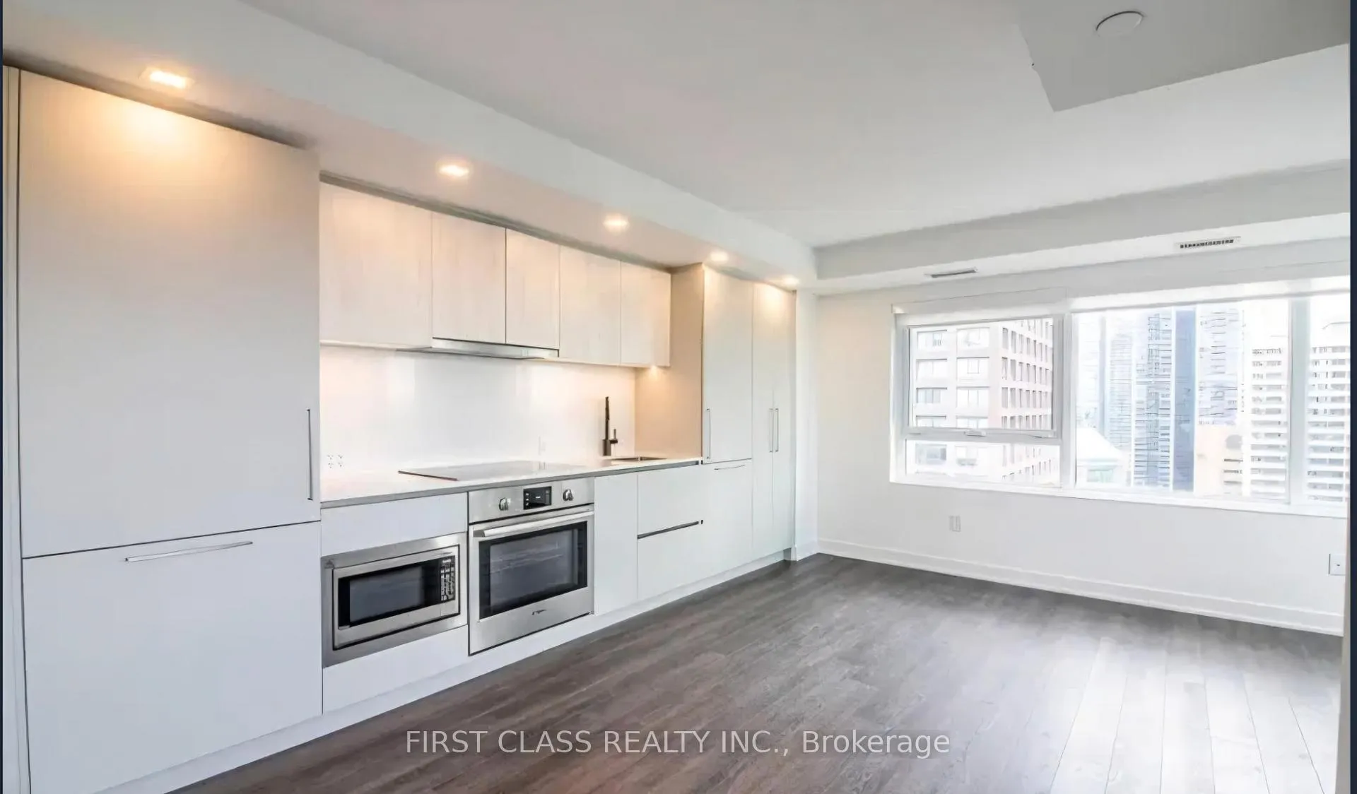 Front of Unit 1604, 609 Sherbourne Street
