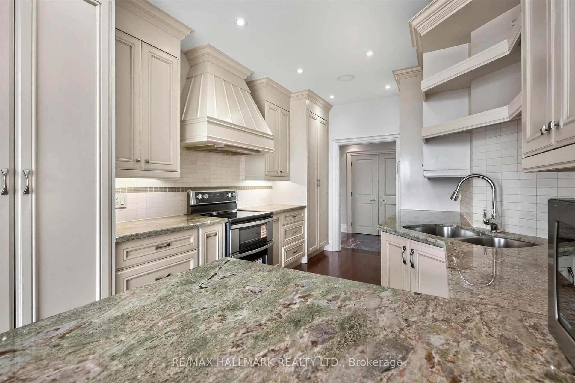 Photo 19 of Unit PH1, 1166 Bay Street, Toronto, Bay Street Corridor — HOMEH