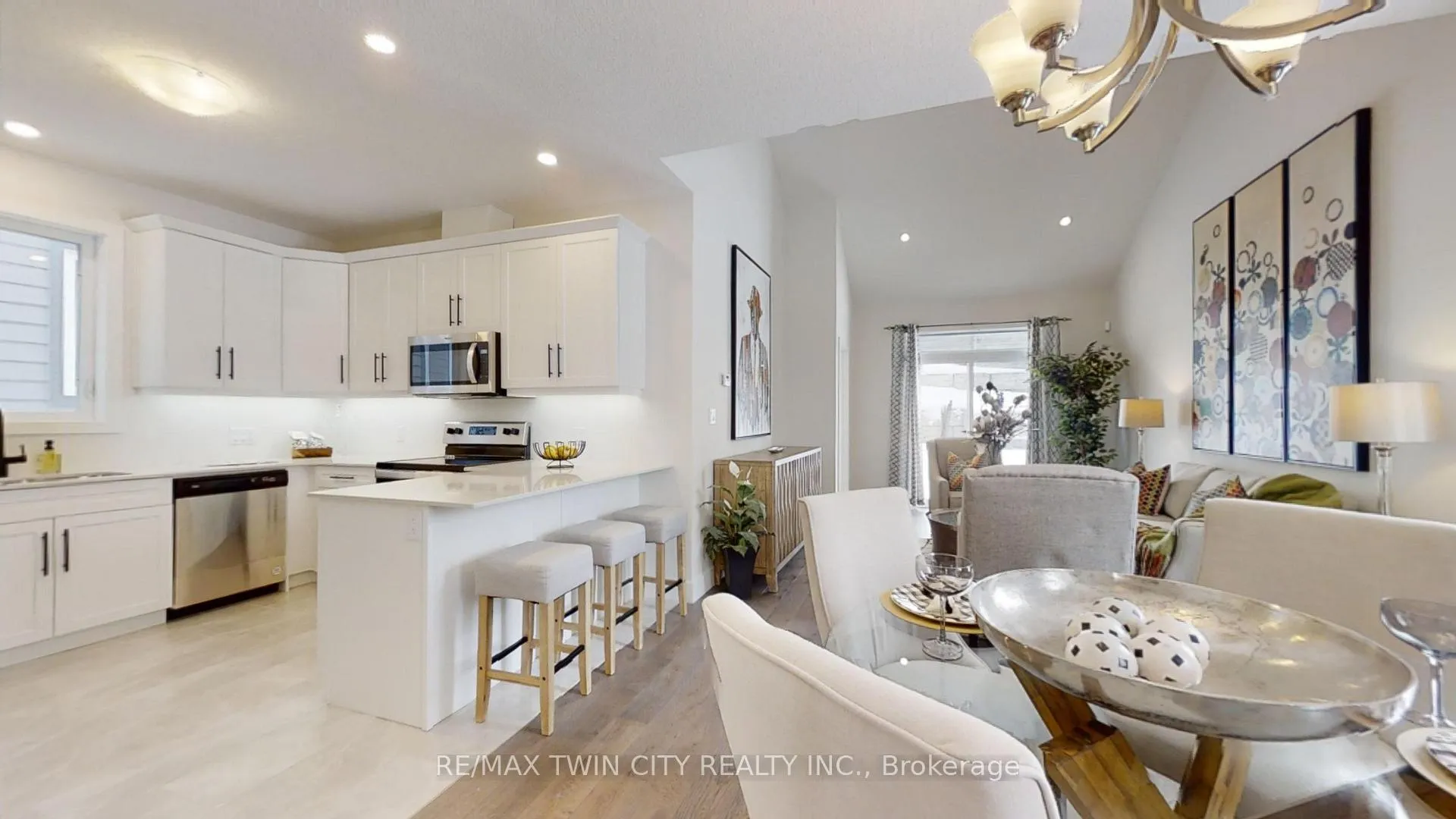 Photo 2 of 1715 Fairfield Road, London, South U — HOMEH