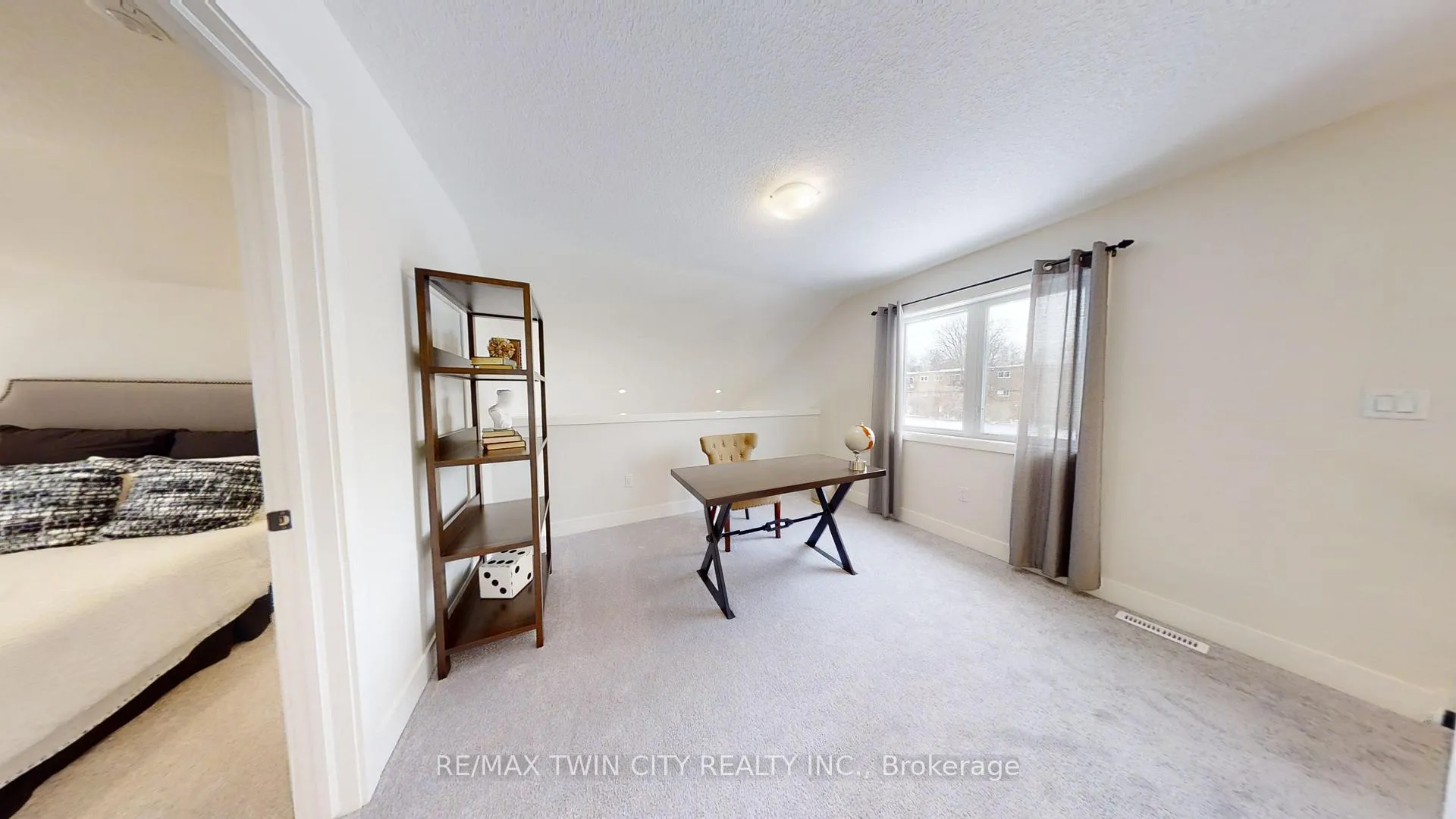 Photo 12 of 1715 Fairfield Road, London, South U — HOMEH