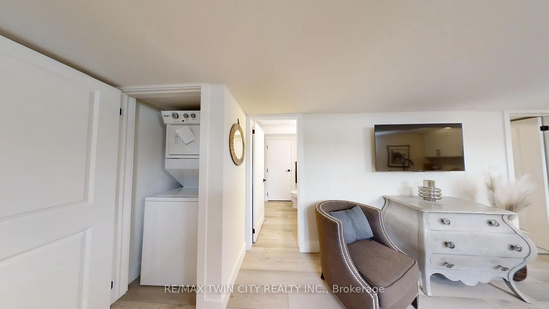 Photo 14 of 1715 Fairfield Road, London, South U — HOMEH