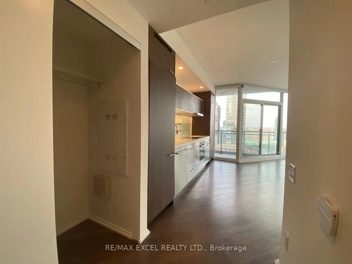 Photo 9 of Unit 3312, 45 Charles Street E, Toronto, Church-Yonge Corridor — HOMEH