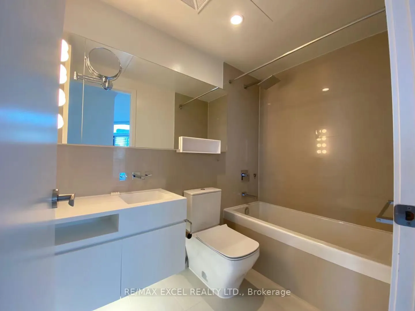 Photo 23 of Unit 3312, 45 Charles Street E, Toronto, Church-Yonge Corridor — HOMEH