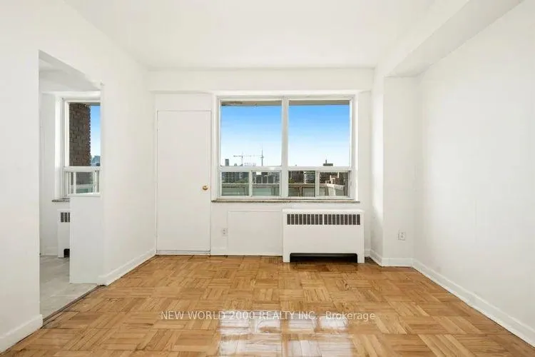 Photo 4 of Unit 1002, 88 Bernard Avenue, Toronto, The Annex — HOMEH