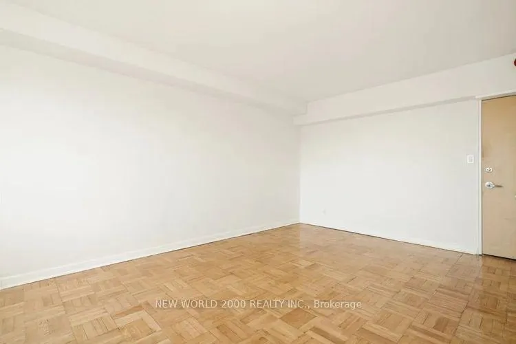 Photo 5 of Unit 1002, 88 Bernard Avenue, Toronto, The Annex — HOMEH