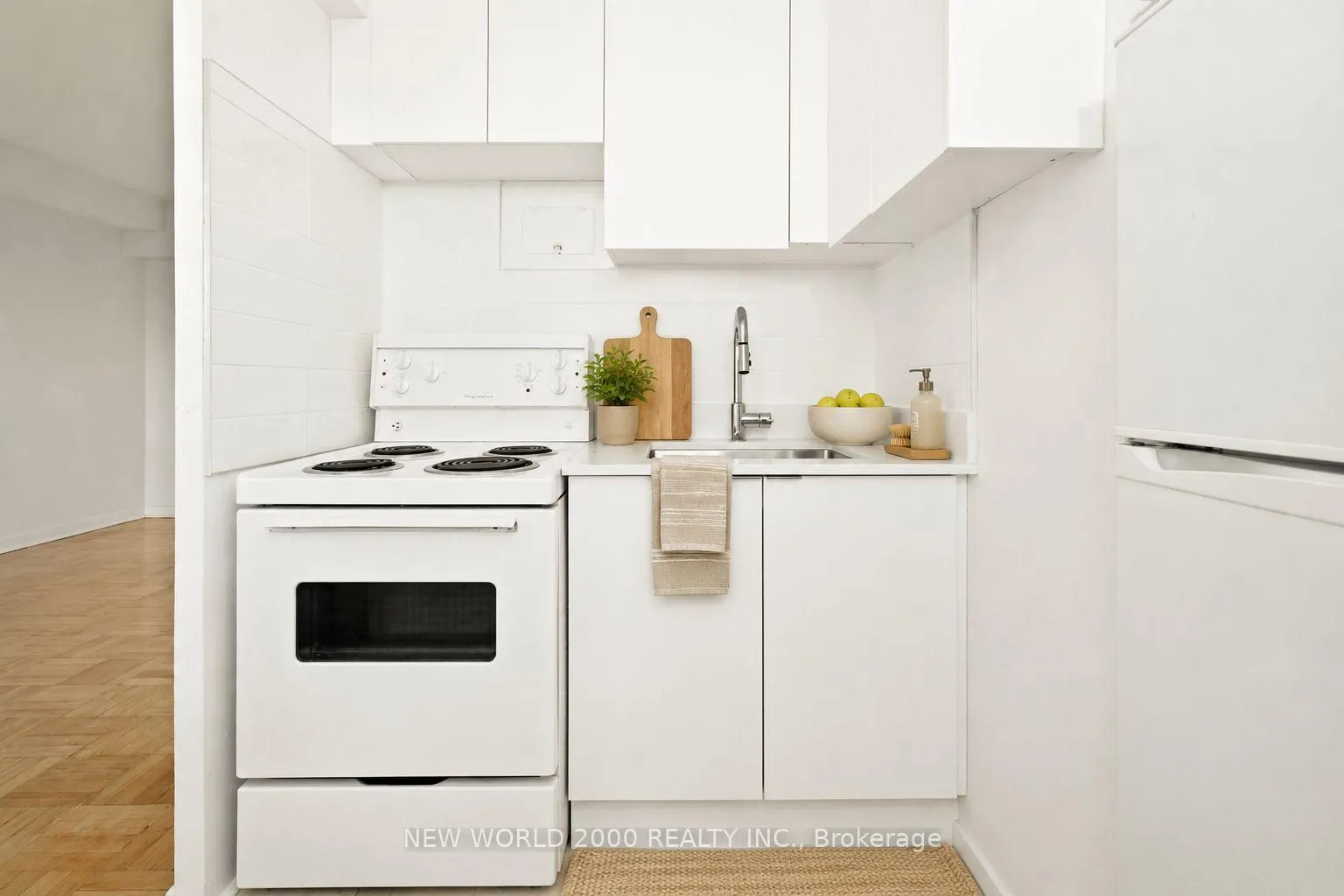 Photo 9 of Unit 1002, 88 Bernard Avenue, Toronto, The Annex — HOMEH