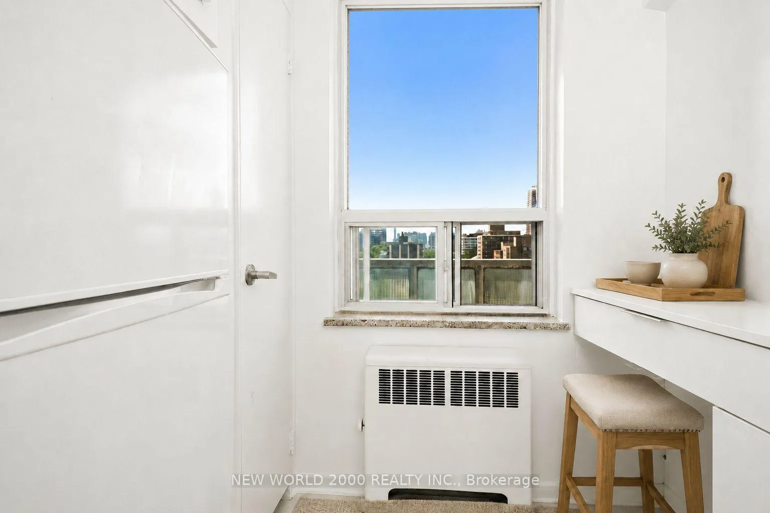 Photo 10 of Unit 1002, 88 Bernard Avenue, Toronto, The Annex — HOMEH
