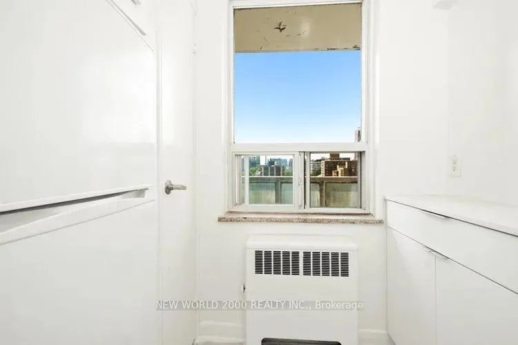 Photo 11 of Unit 1002, 88 Bernard Avenue, Toronto, The Annex — HOMEH