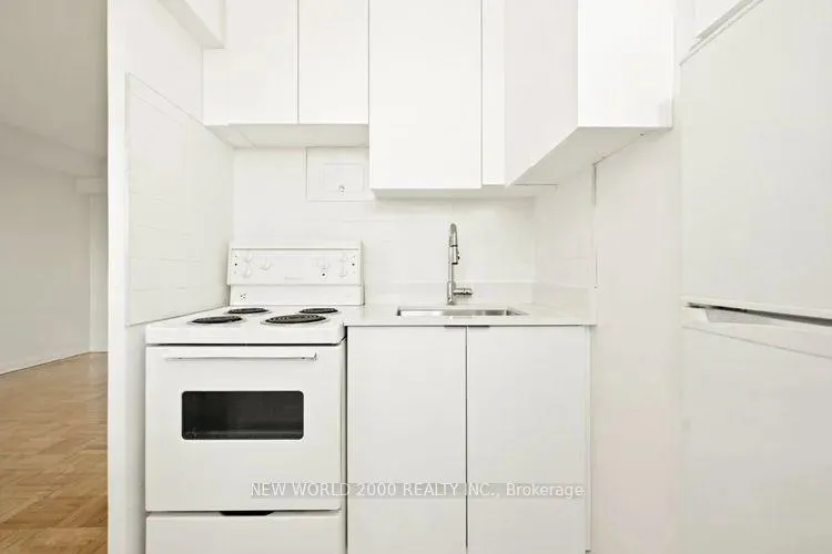 Photo 14 of Unit 1002, 88 Bernard Avenue, Toronto, The Annex — HOMEH