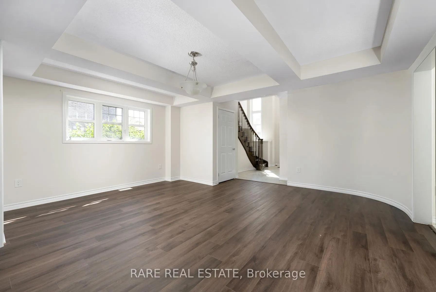 Photo 5 of 14 Bannister Crescent, Brampton, Northwest Brampton — HOMEH