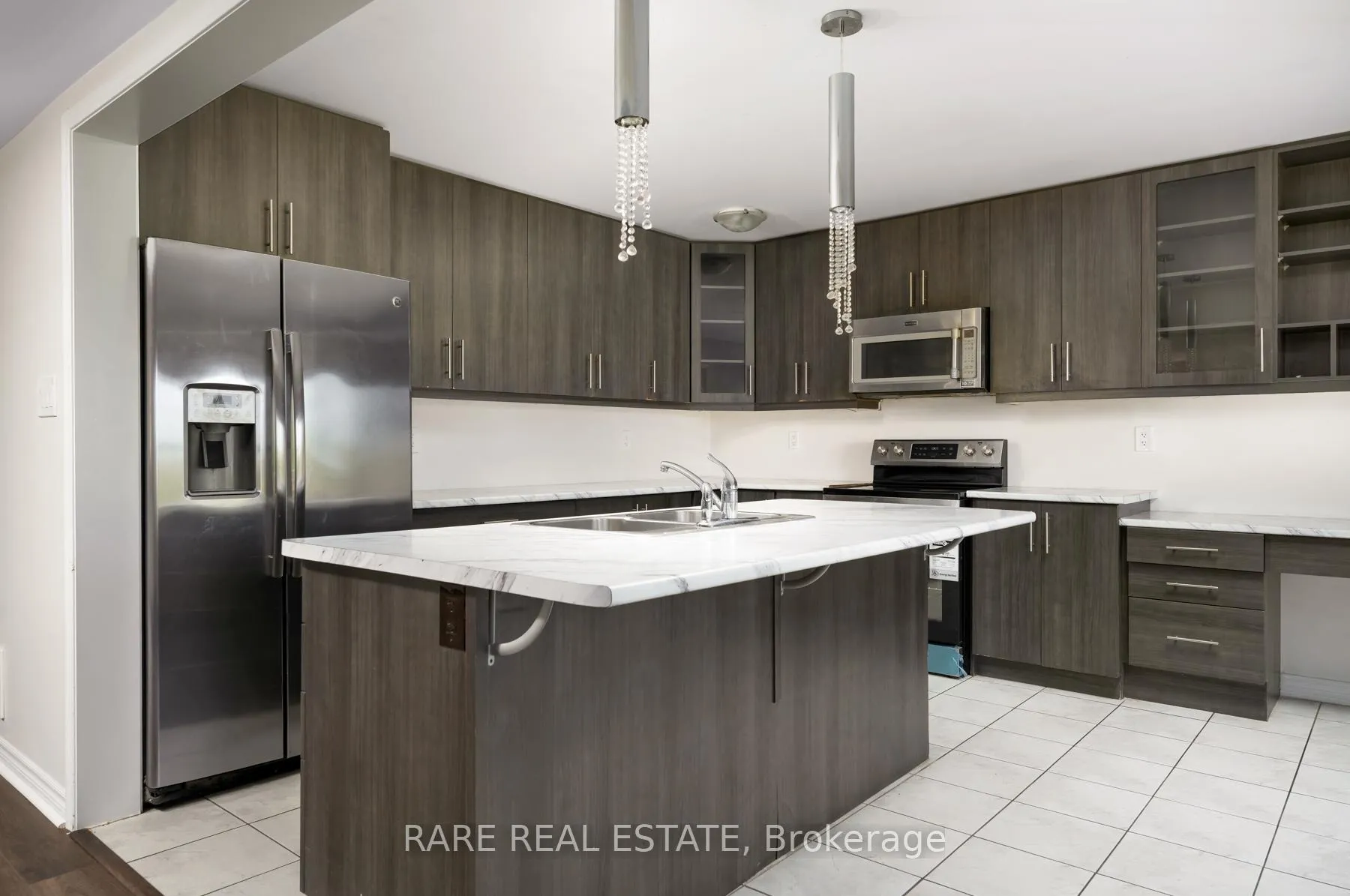 Photo 8 of 14 Bannister Crescent, Brampton, Northwest Brampton — HOMEH