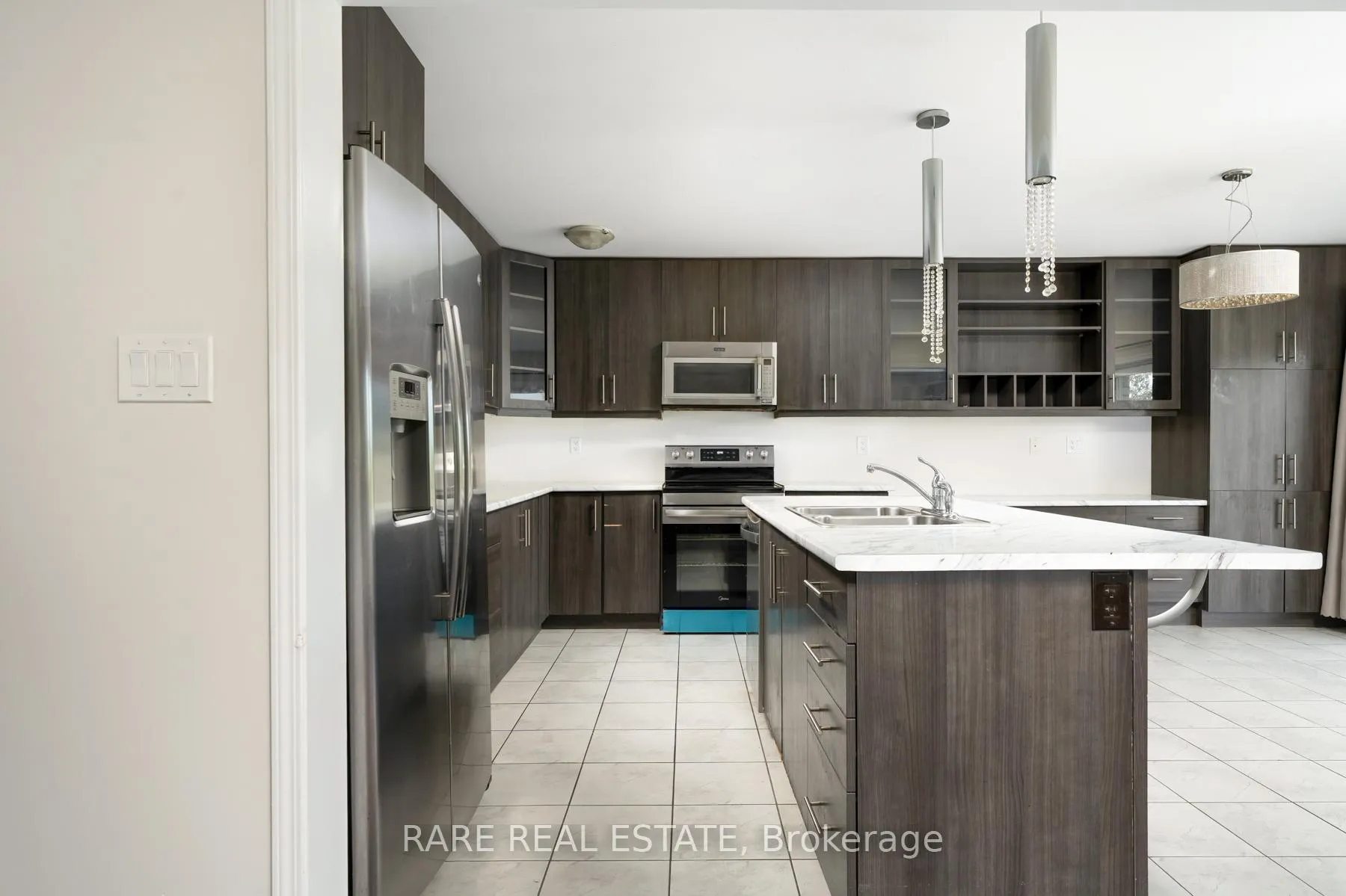 Photo 10 of 14 Bannister Crescent, Brampton, Northwest Brampton — HOMEH