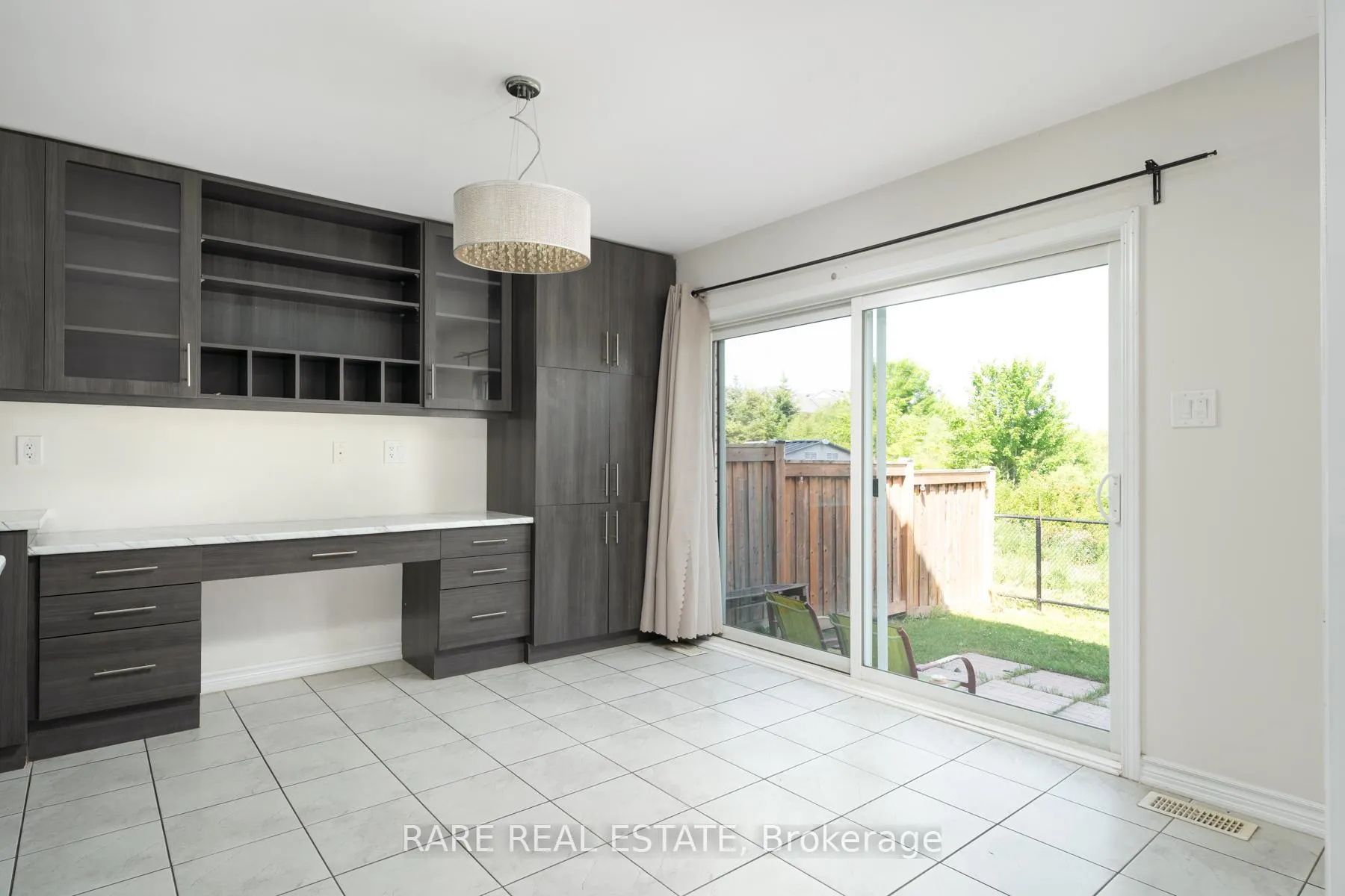 Photo 12 of 14 Bannister Crescent, Brampton, Northwest Brampton — HOMEH