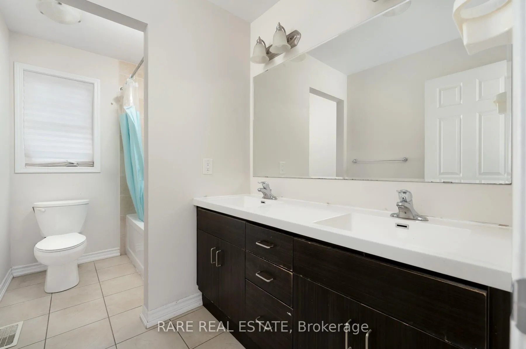 Photo 17 of 14 Bannister Crescent, Brampton, Northwest Brampton — HOMEH