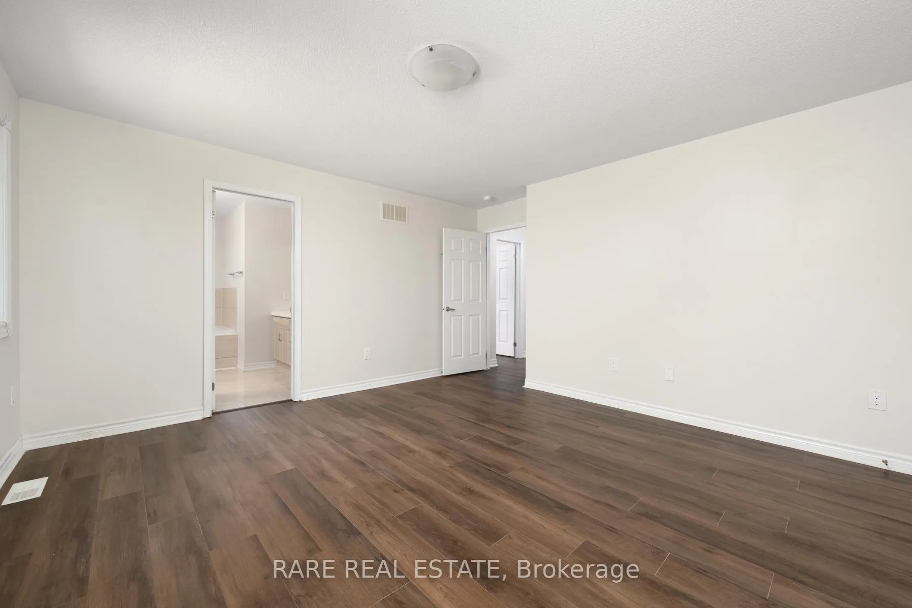 Photo 23 of 14 Bannister Crescent, Brampton, Northwest Brampton — HOMEH
