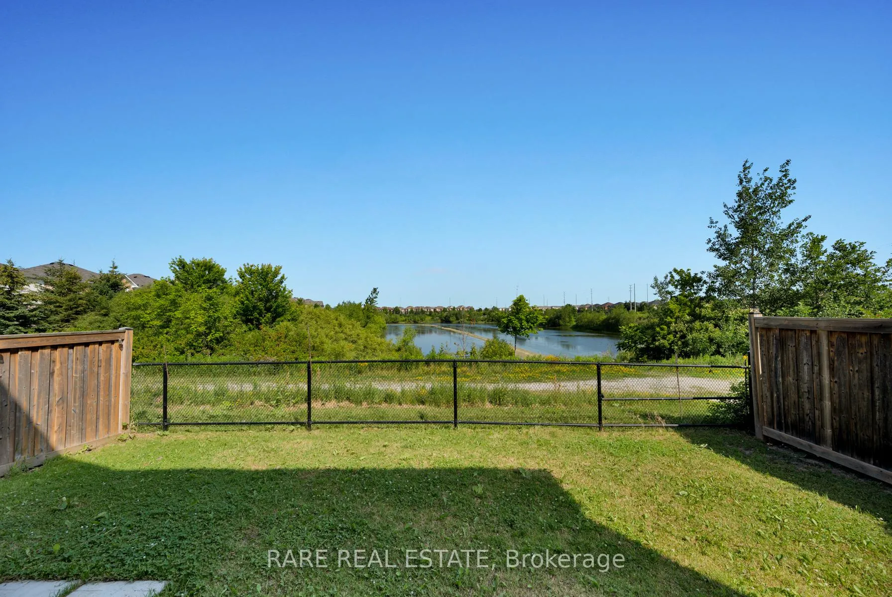 Photo 27 of 14 Bannister Crescent, Brampton, Northwest Brampton — HOMEH