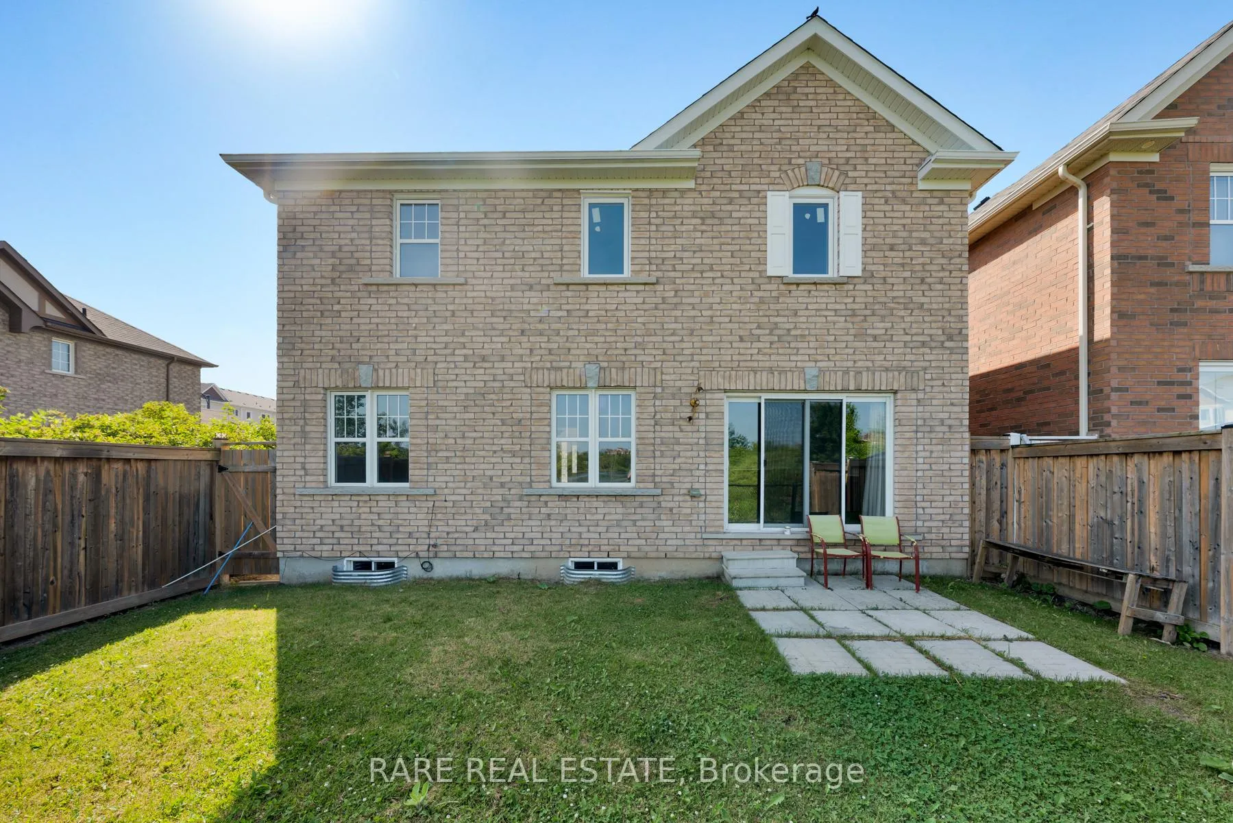 Photo 28 of 14 Bannister Crescent, Brampton, Northwest Brampton — HOMEH
